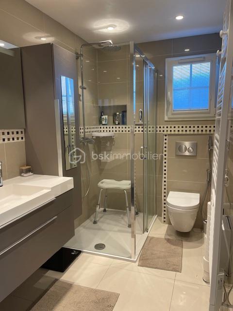 Maison de 179 m² - salle de bain.JPG