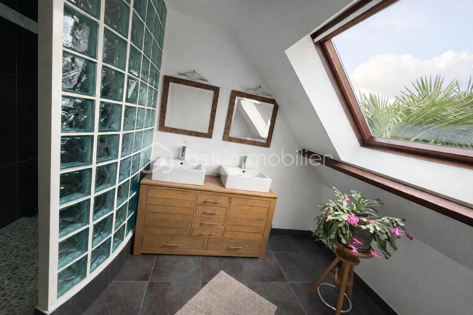 Maison de 179 m² - 0272EF9D-6E51-4BD4-B8F7-592F3EE6D509.png