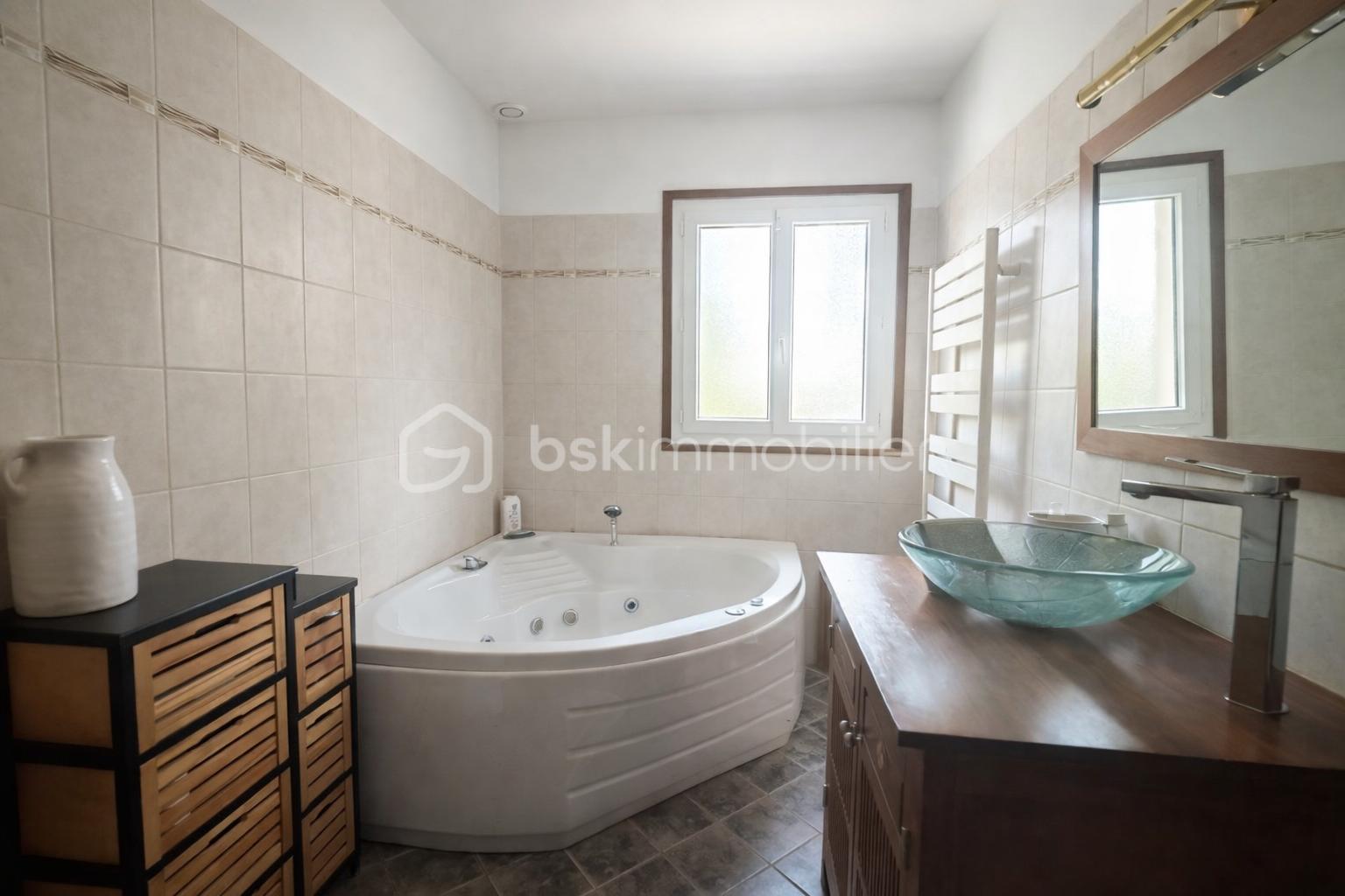 Maison de 179 m² - F00C1385-E4BB-4BD8-B917-E45016D13D91.png