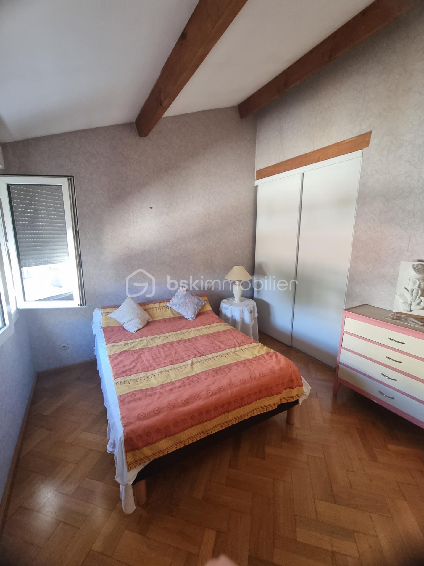 Chambre 1 étage.jpg