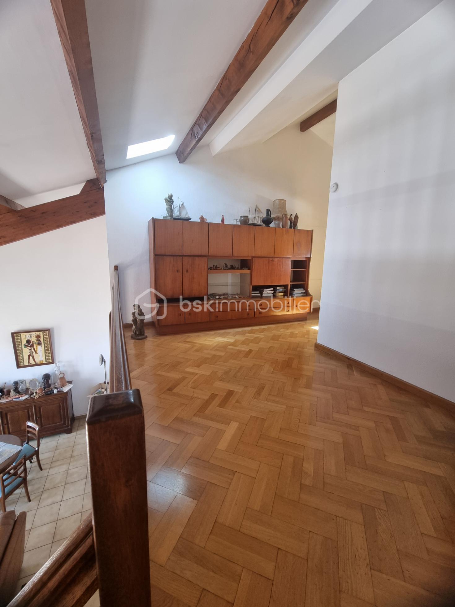 Mezzanine 1.jpg