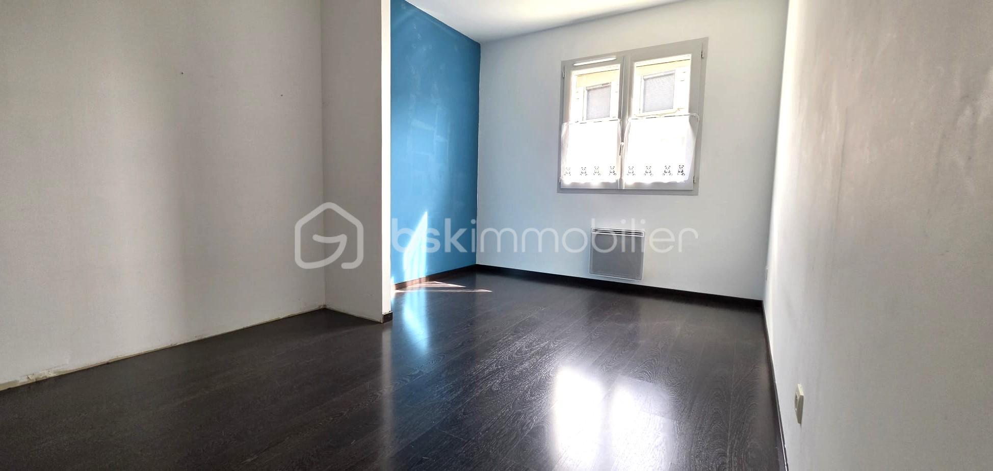 CHAMBRE BLEUE FENÊTRE.jpeg