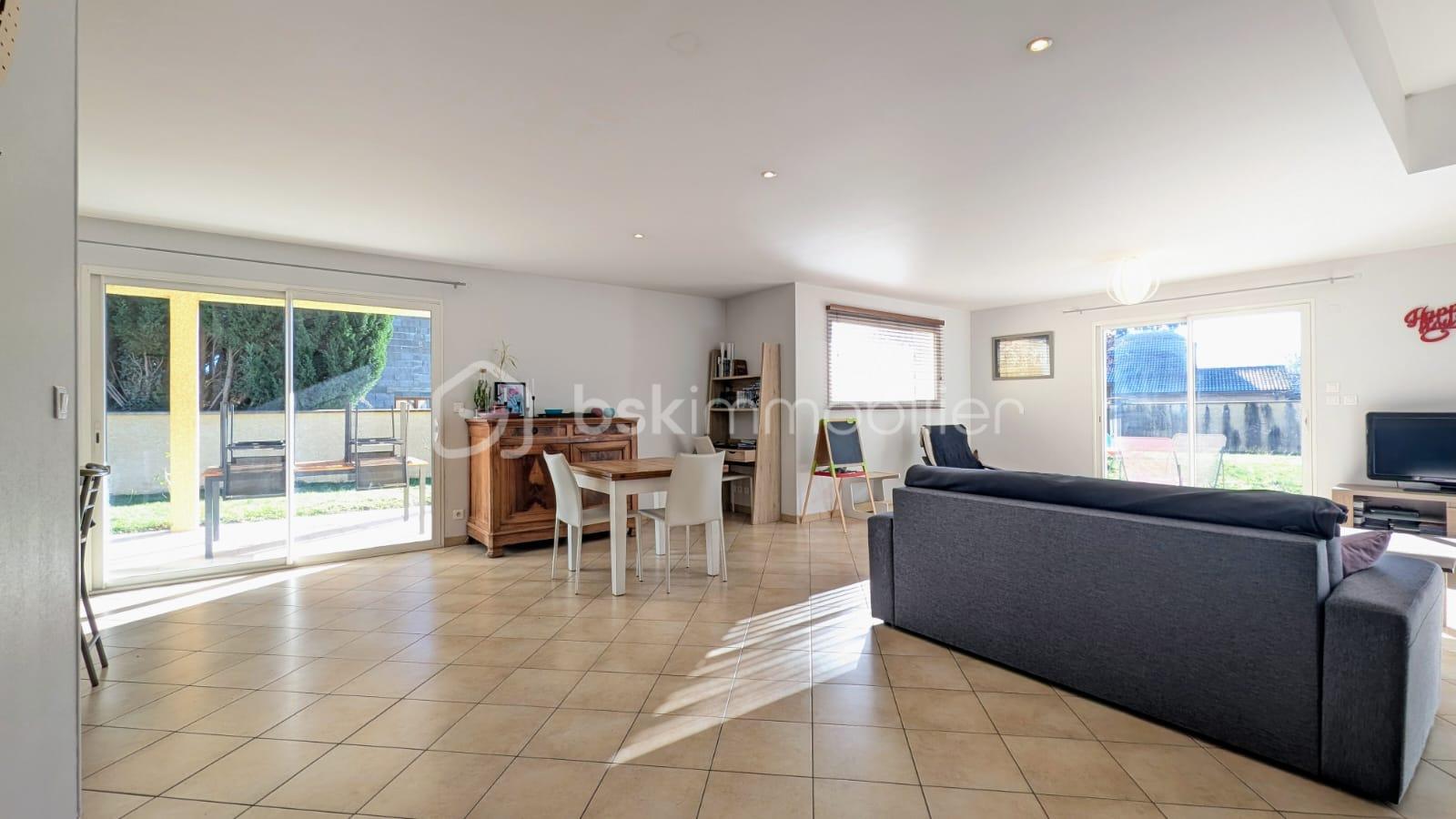 Maison contemporaine de 147 m² - WhatsApp Image 2025-11-27 à 21.53.04_04eb336f.jpg