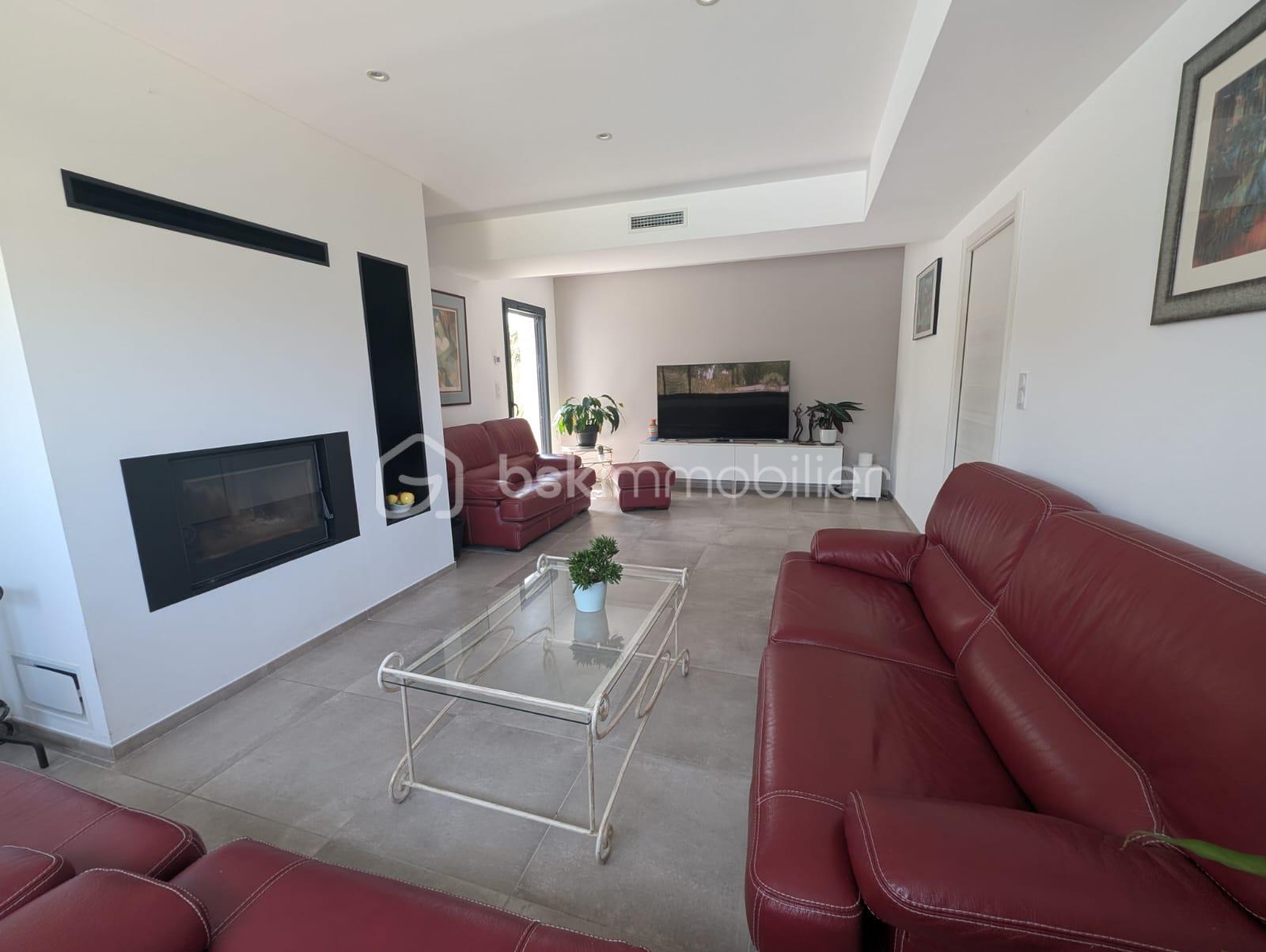 Maison d architecte de 260 m² - WhatsApp Image 2025-06-13 à 17.29.00_a8dfaa8a.jpg