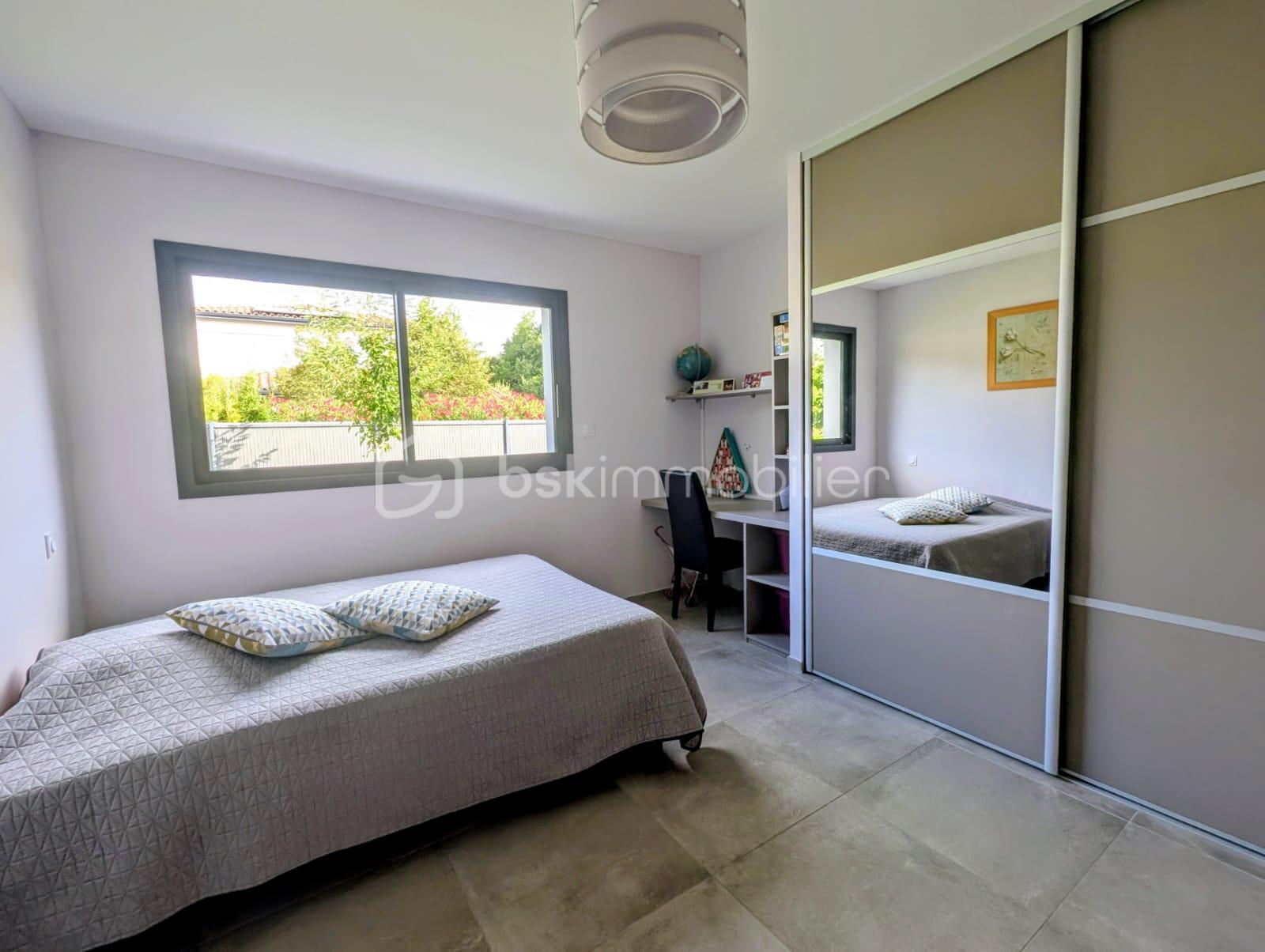 Maison d architecte de 260 m² - WhatsApp Image 2025-07-31 à 10.39.58_59d7a298.jpg