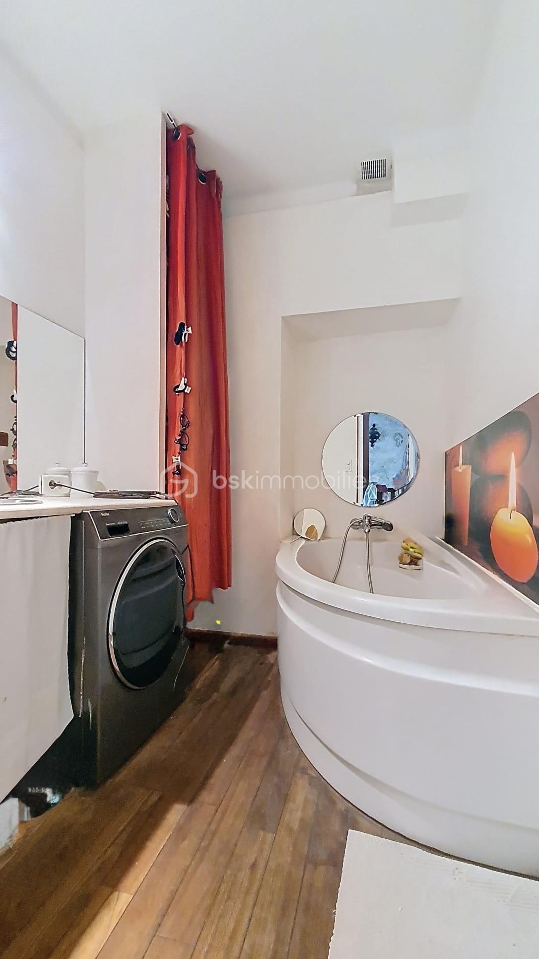 Maison de 120 m² - 9579c7c5-abef-40e0-be8d-ed26ed96878b.jpg