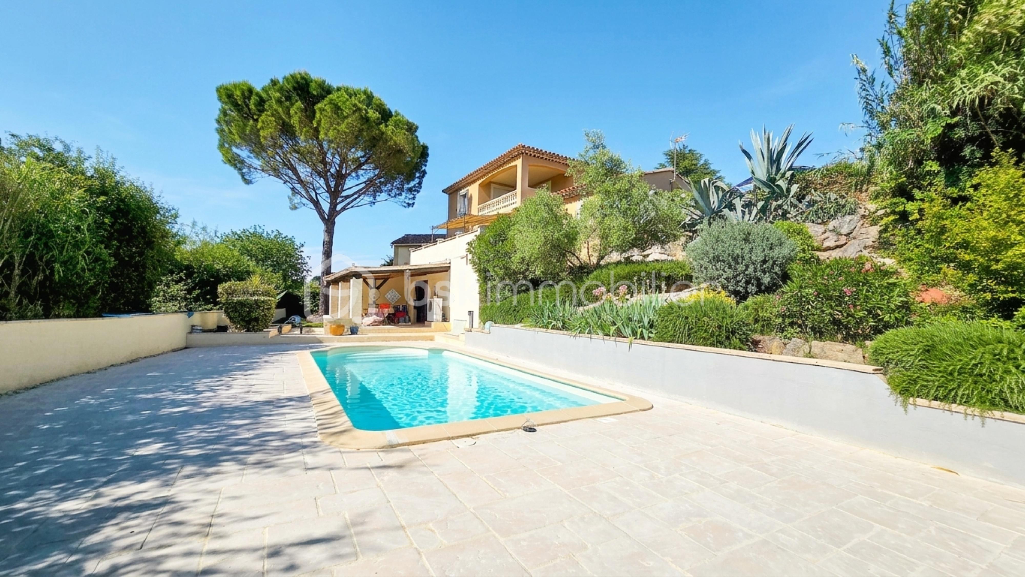 Maison 6 pièces 156 m² · à Bagnols-sur-Ceze · 156,3 m² · 379 000 €