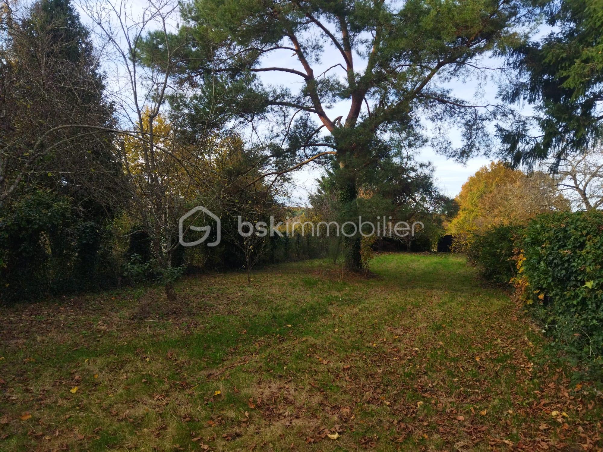 Maison en pierre de 225 m² - djardin.jpg