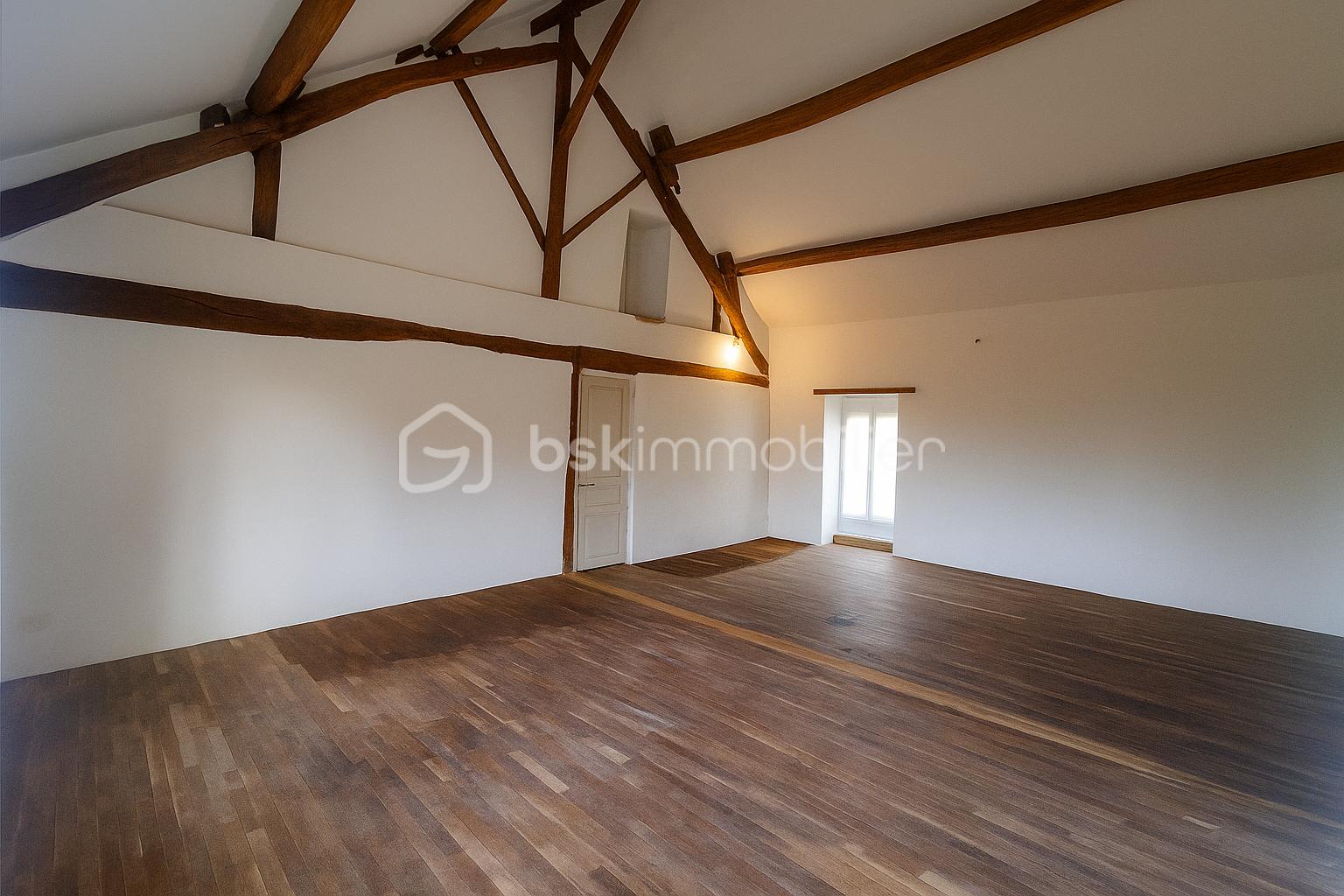 Maison en pierre de 225 m² - Ch 3.png