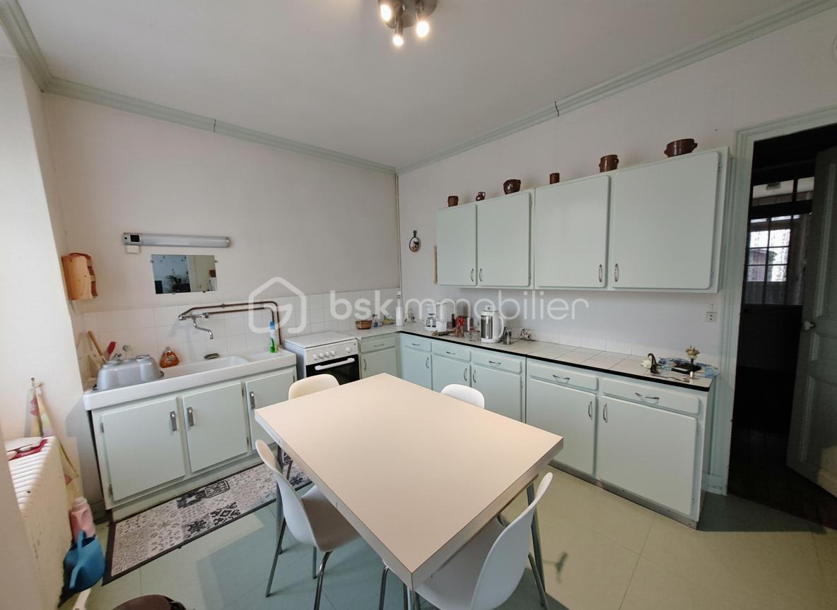 Maison traditionnelle de 141 m² - cusine-RDC.jpg