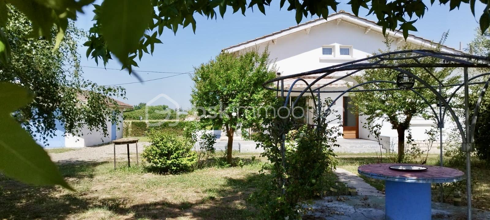 Maison traditionnelle de 115 m² - 0d9d66fc-04c5-4acf-b3fe-e8b46eaeb667.jpeg