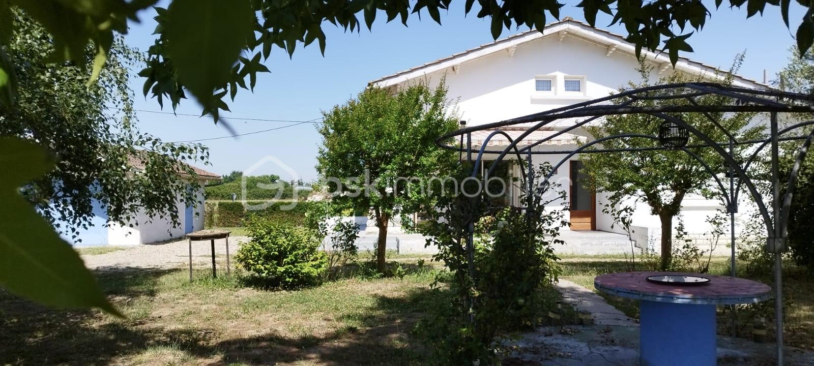Maison traditionnelle de 115 m² - 0d9d66fc-04c5-4acf-b3fe-e8b46eaeb667.jpeg