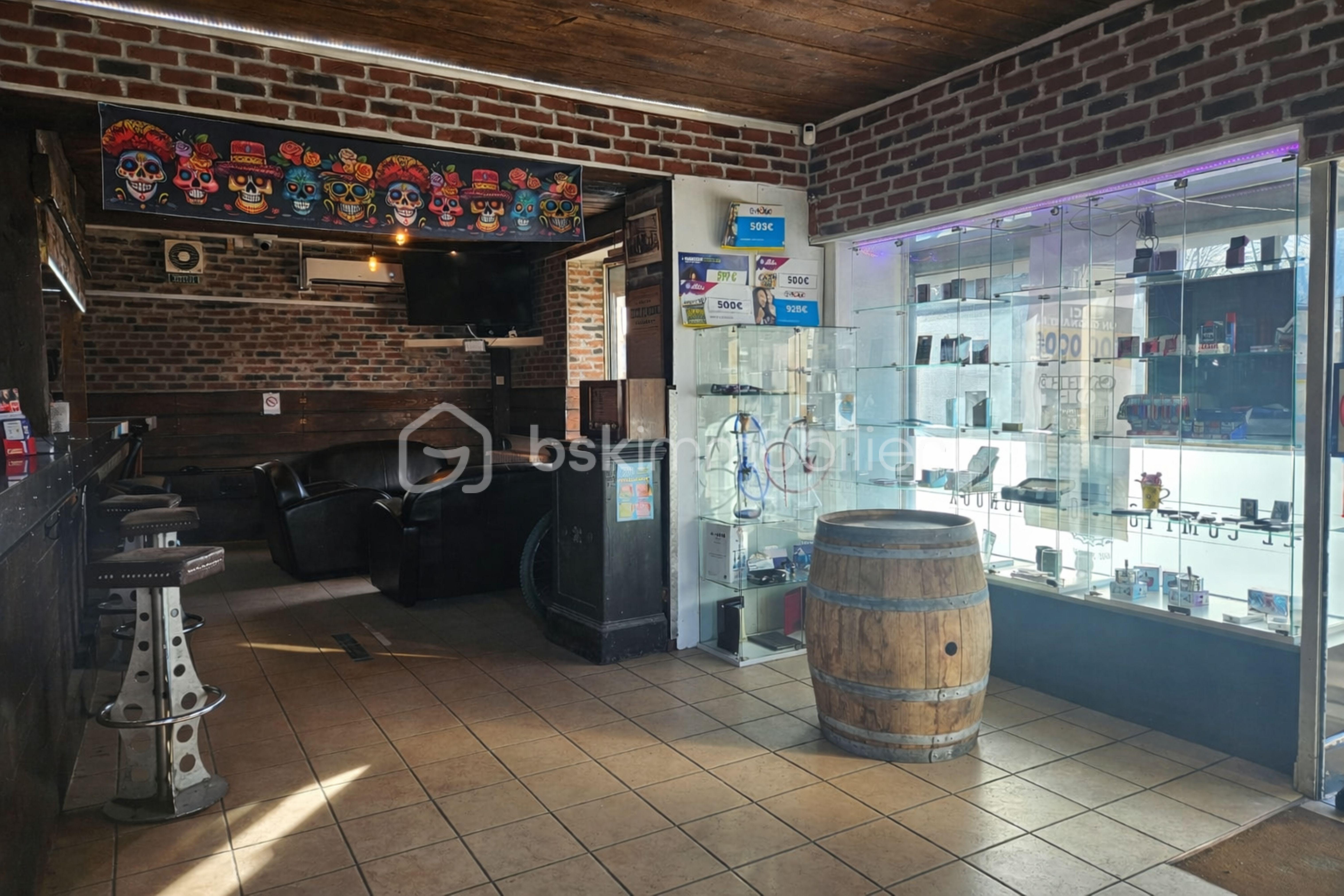 Boutique de vape au design industriel.jpg