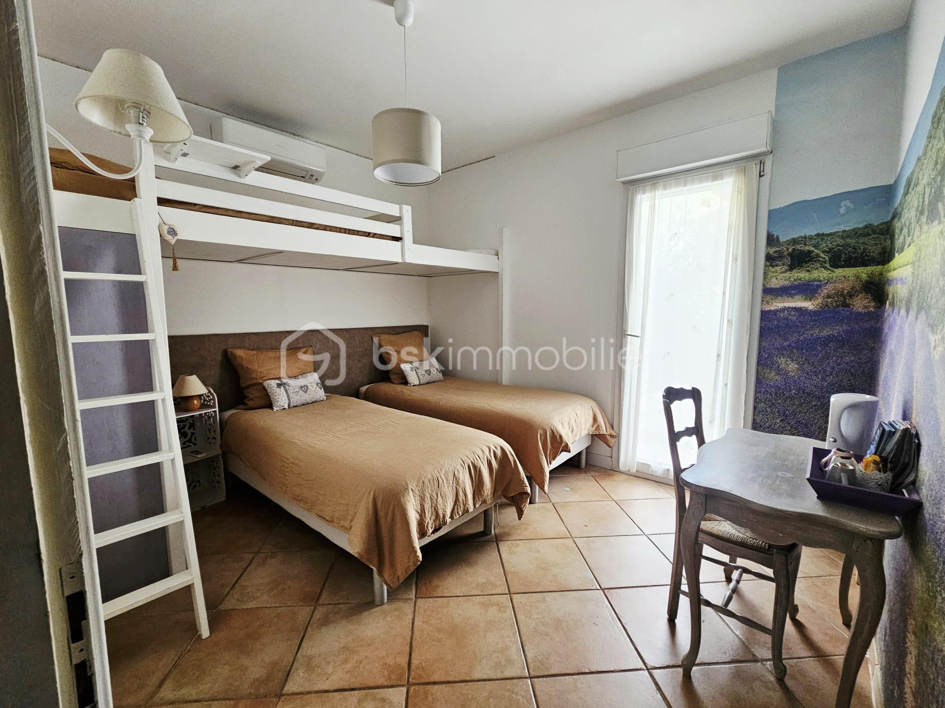 Demeure de 242 m² - IMG-20251012-WA0043.jpg