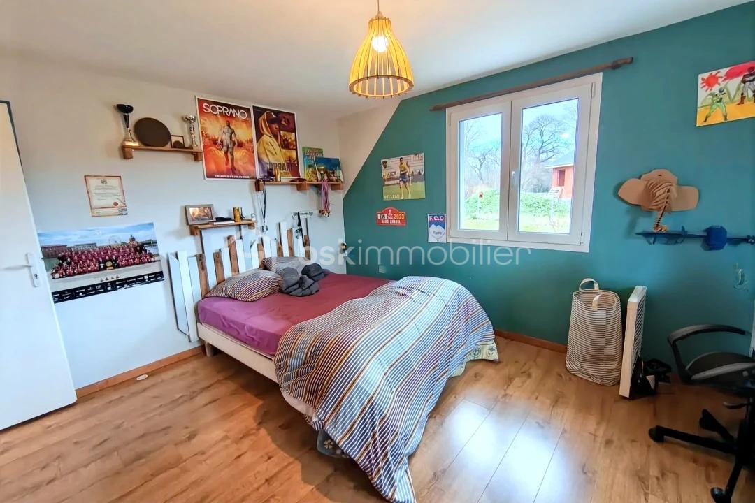 Maison de 215 m² - hoqi-18284d11276a467fa0f8b37b6533ae62.jpg