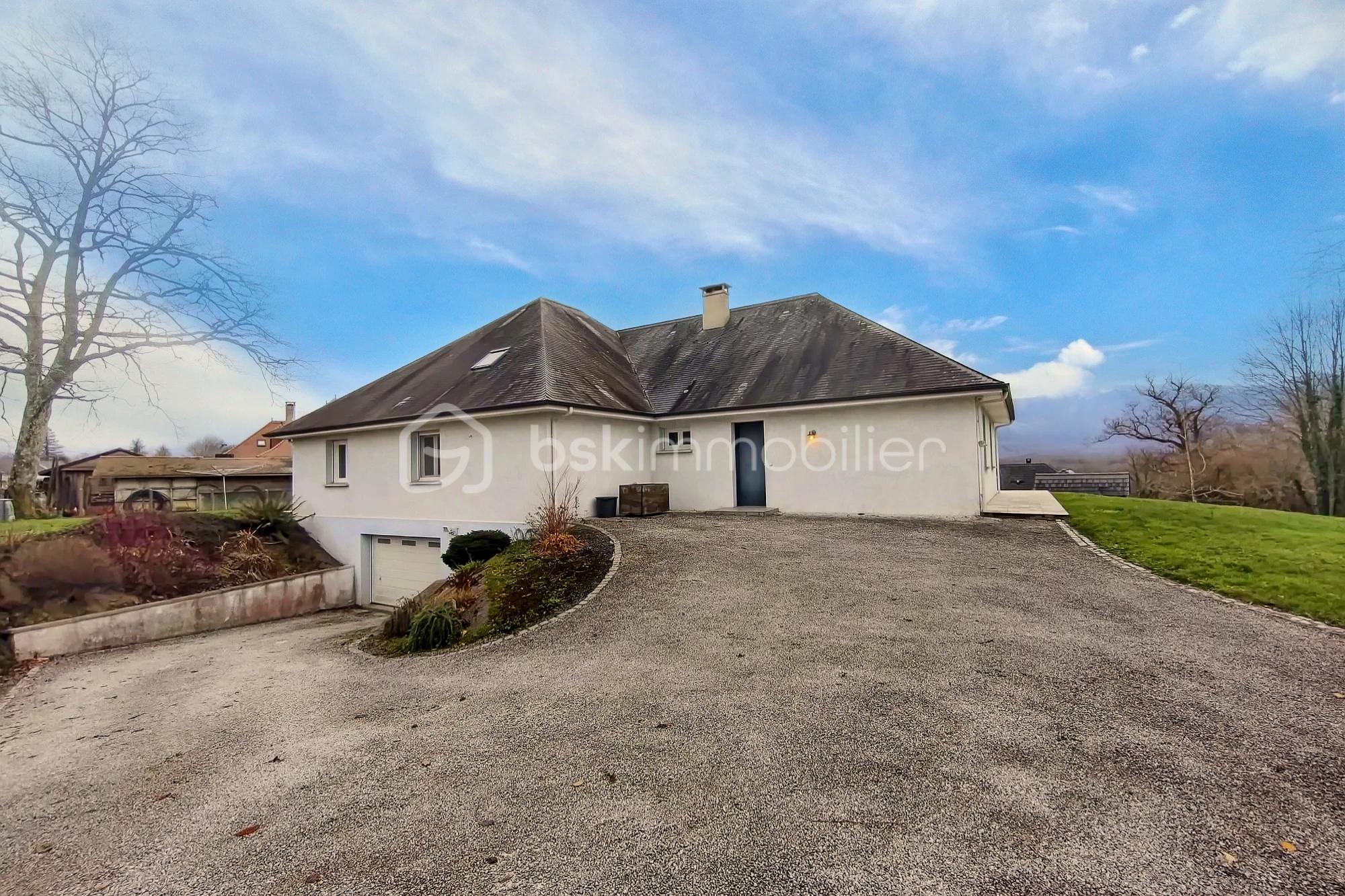 Maison de 215 m² - hoqi-4b1c0a1f81f242af949f8f8364edad62.jpg