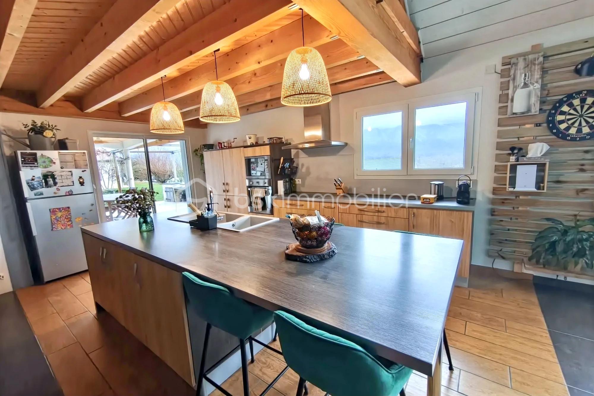 Maison de 215 m² - hoqi-7f704fee249042479f59bc153ca38a9d.jpg