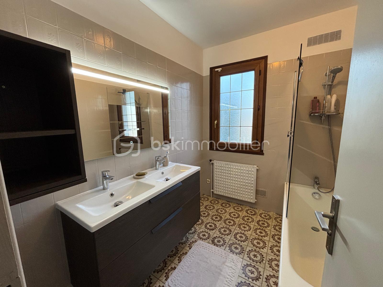 Maison traditionnelle de 108 m² - WhatsApp Image 2026-01-09 at 12.12.10 (7).jpeg