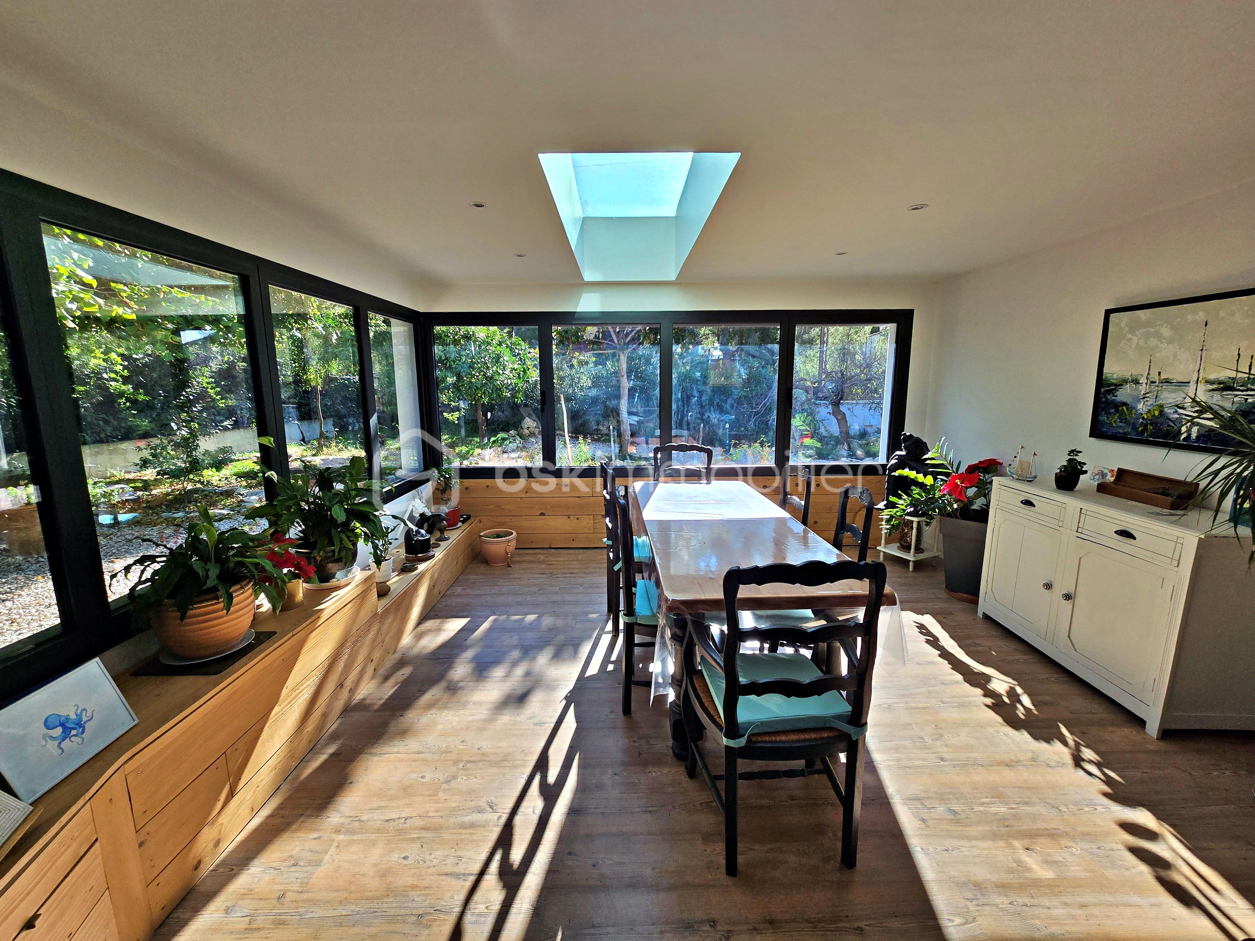 Maison traditionnelle de 202 m² - 2 AIX EN PROVENCE ANNEXE 20251118_121134.jpg