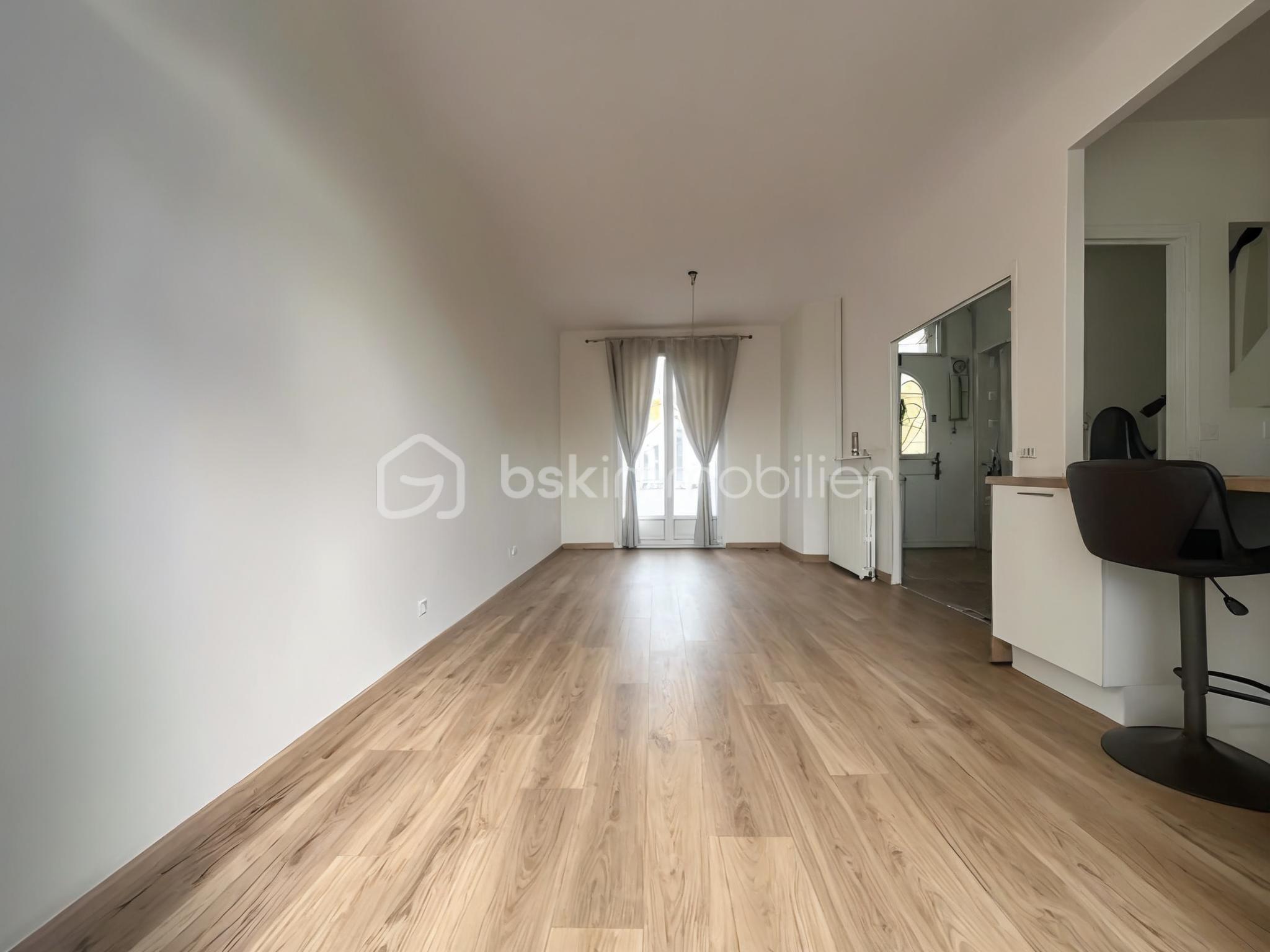 Maison en pierre de 90 m² - a84298770eab30b-1.jpg