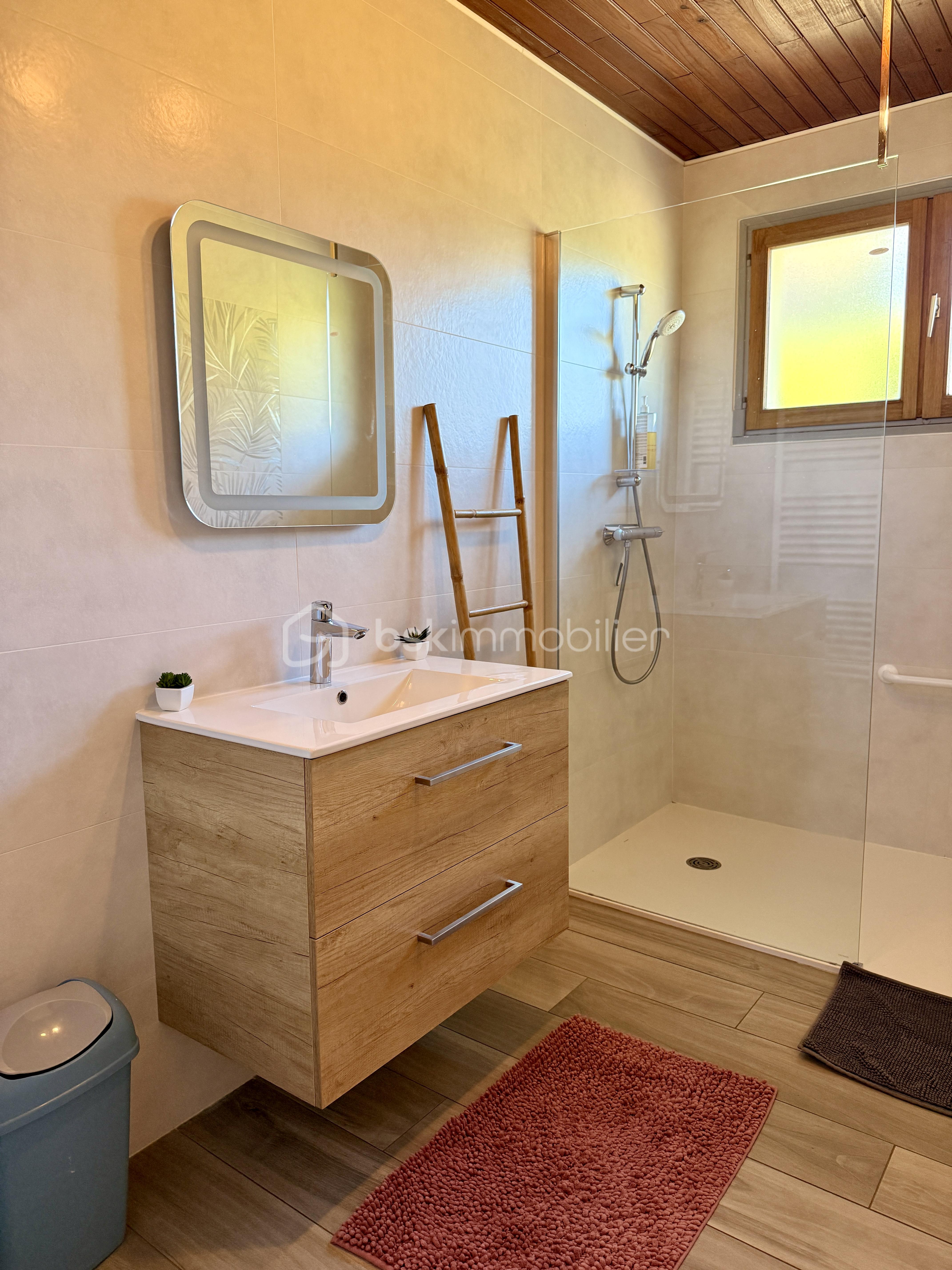 Maison de 121 m² - salle d'eau.jpg