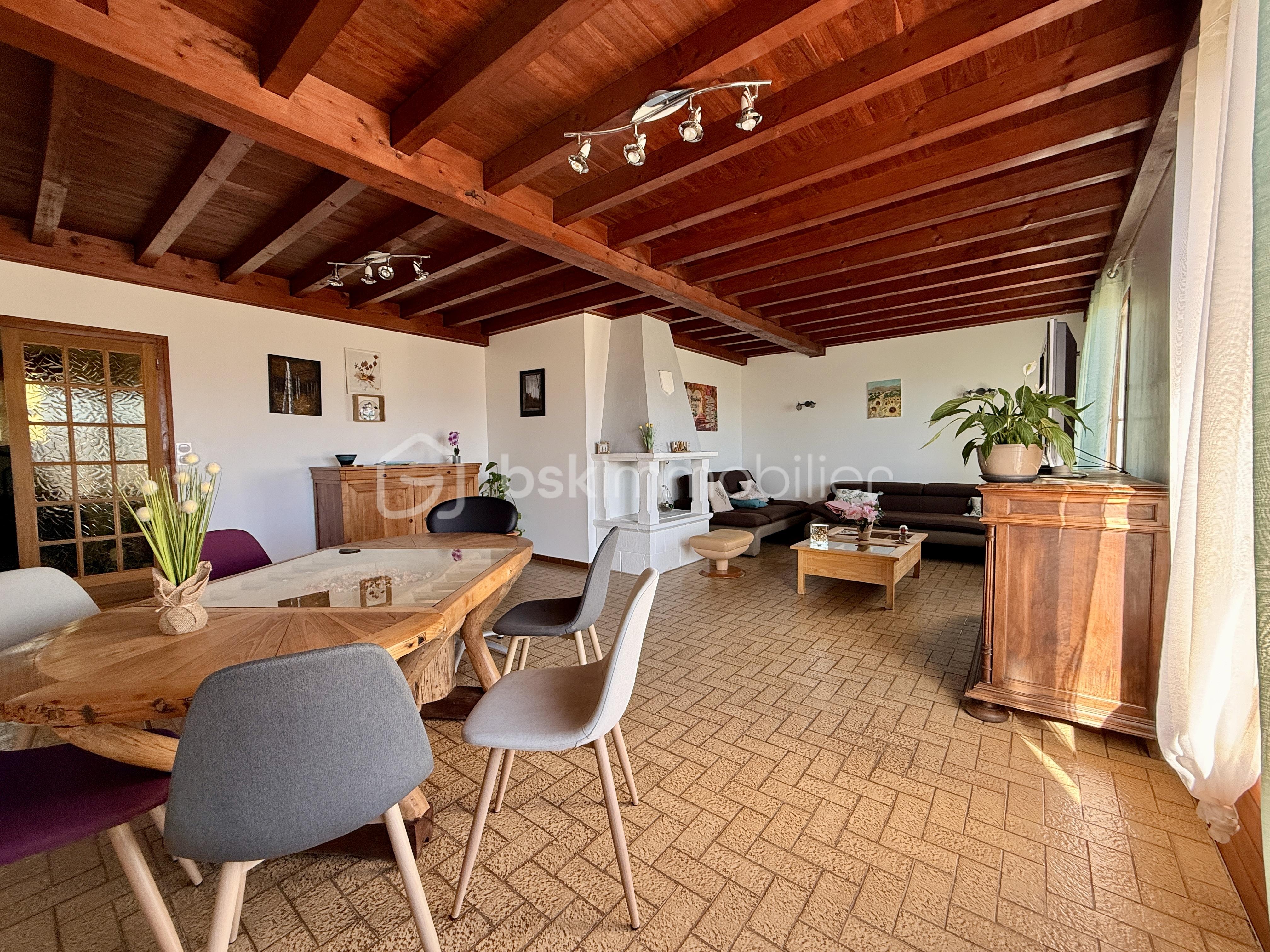 Maison de 121 m² - salon salle à manger.jpg