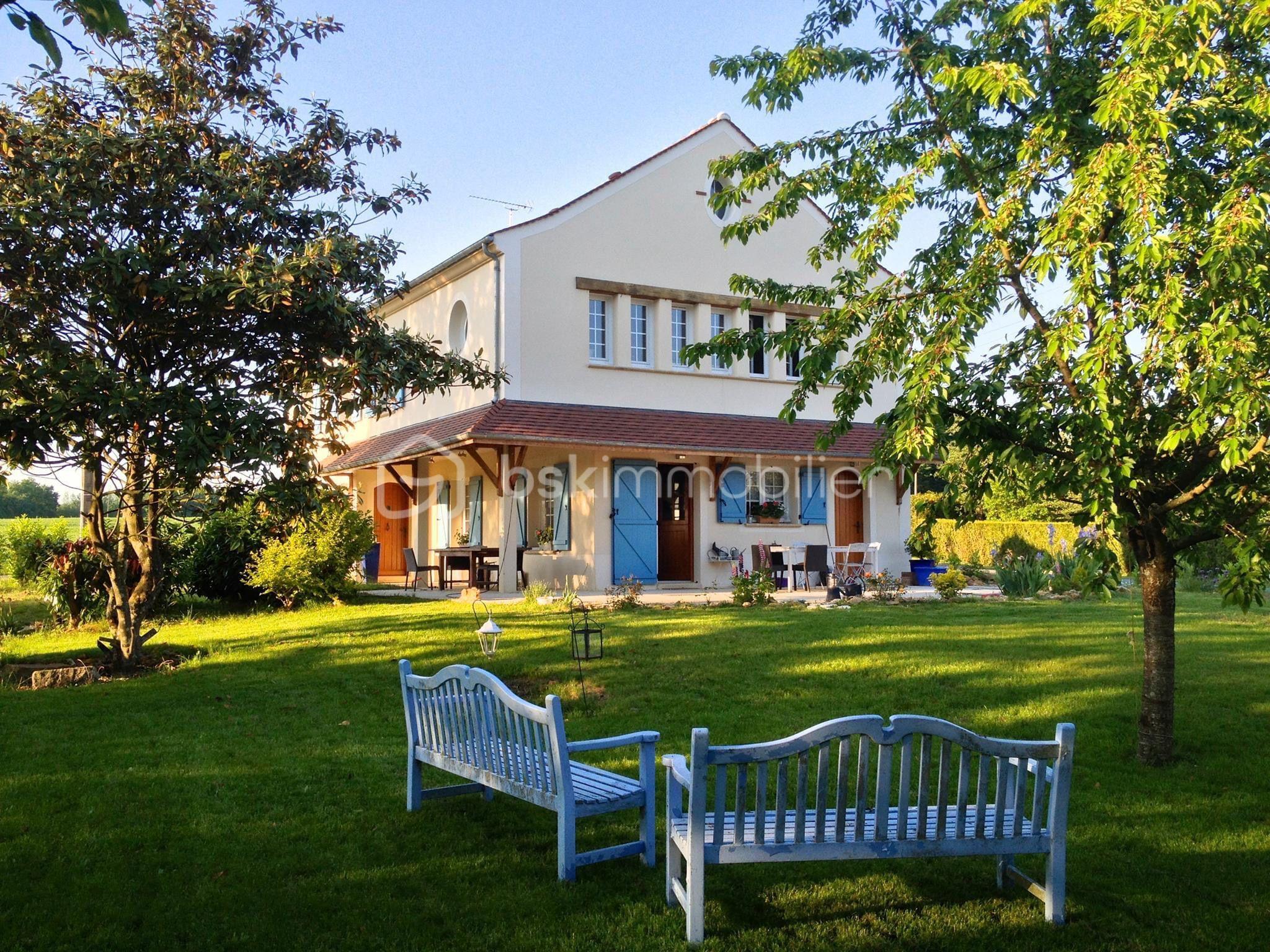 Maison de 220 m² - FACADE COTÉ.jpg