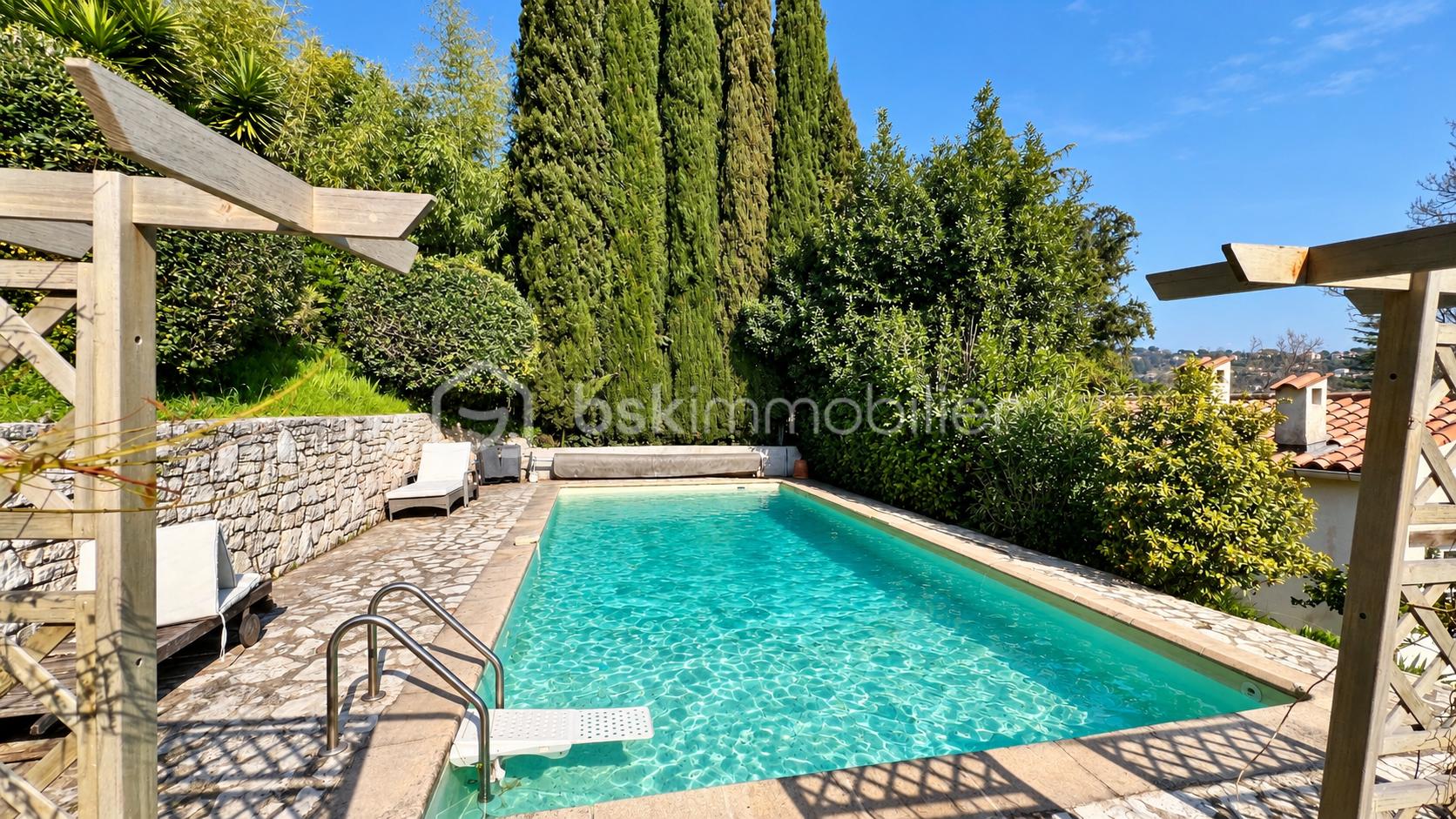 Piscine naturelle au charme authentique-2.png