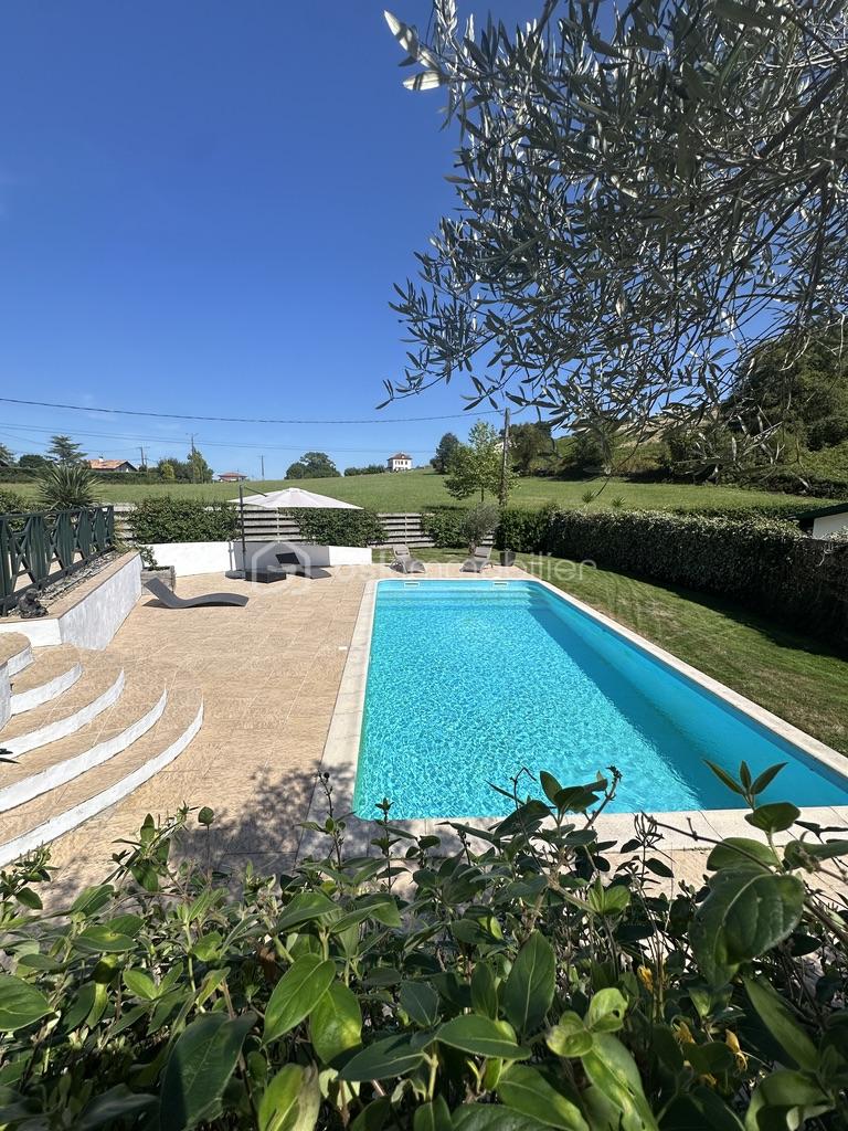 Maison contemporaine de 145 m² - 8FBC7C21-7379-4C2F-A0B2-2B48F7FB88EA_1_105_c.jpeg