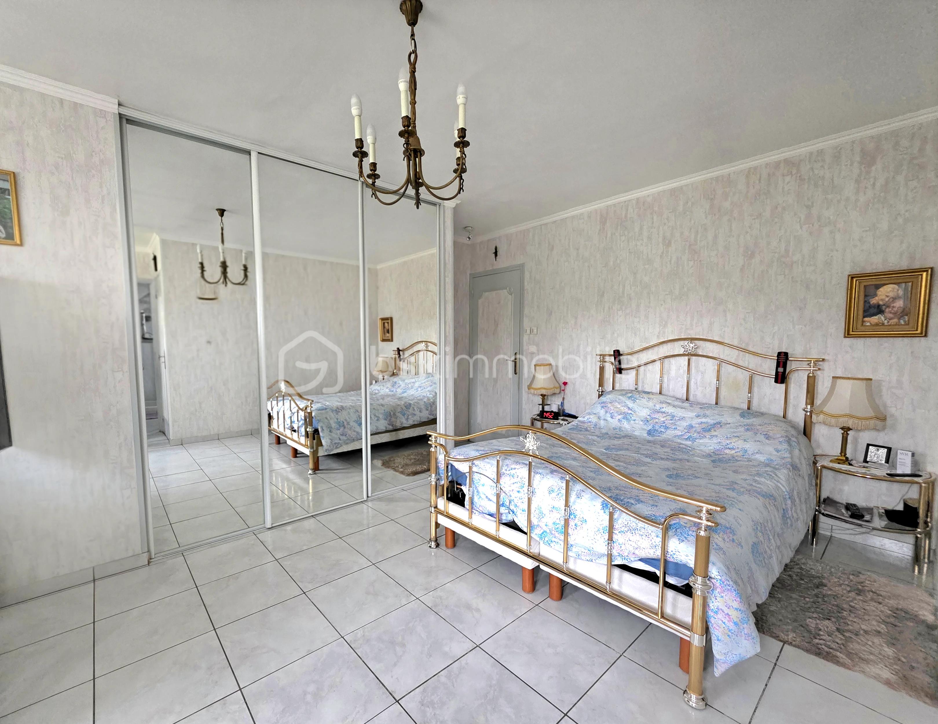 Maison de 190 m² - liloo-downloaderDVSBHc