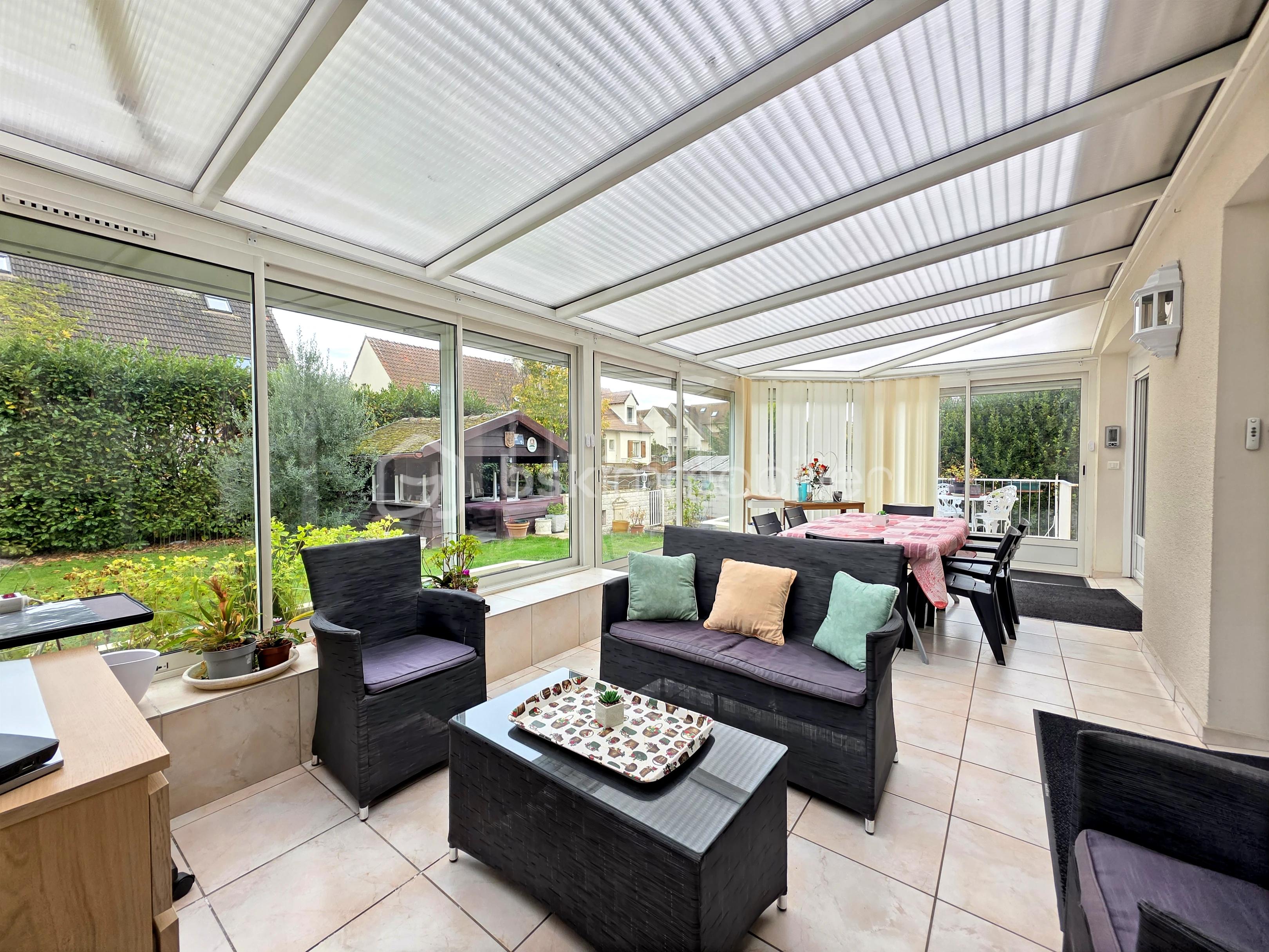 Maison de 190 m² - liloo-downloaderhE72UO