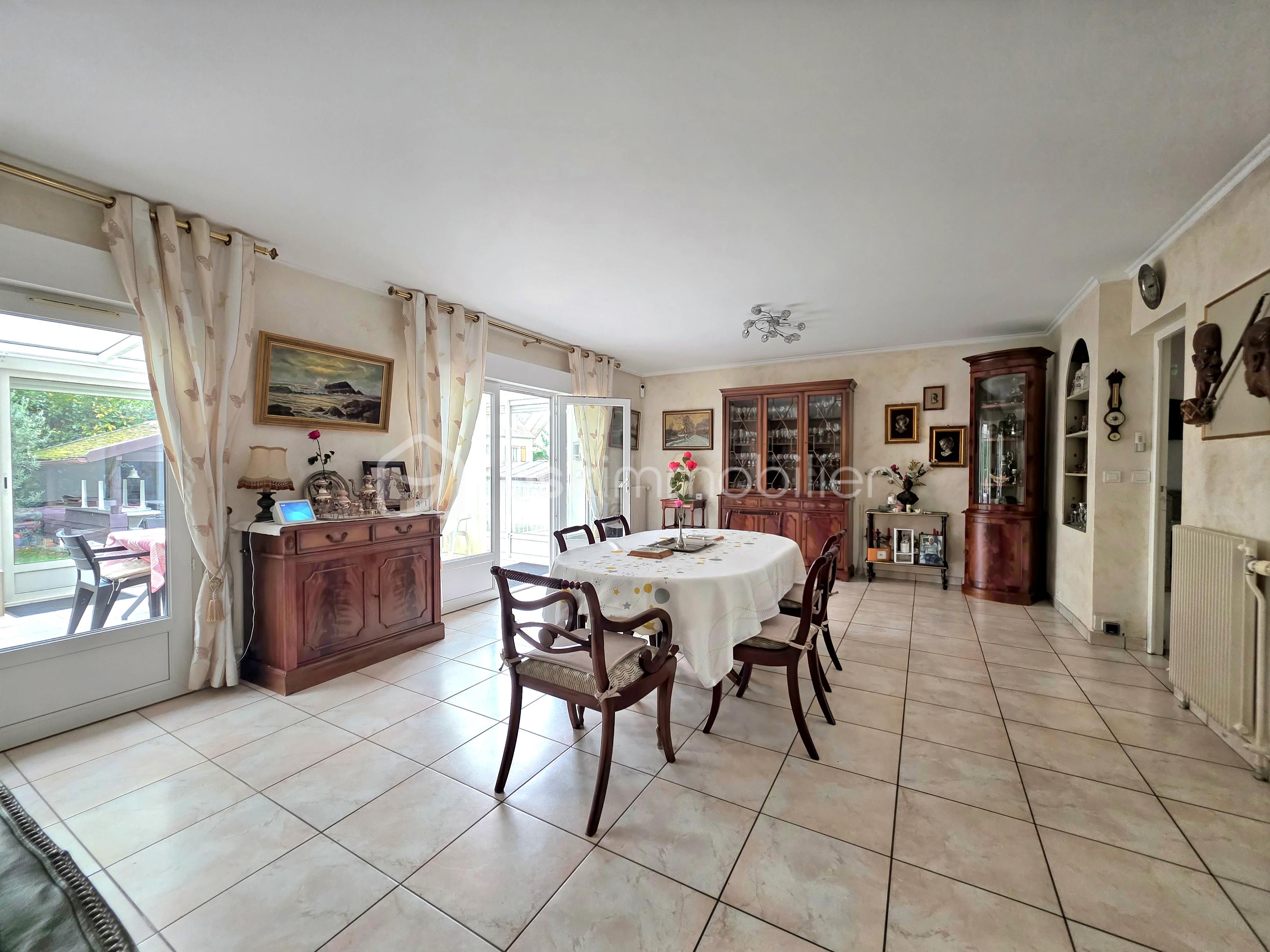 Maison de 190 m² - liloo-downloaderJ29Y5s
