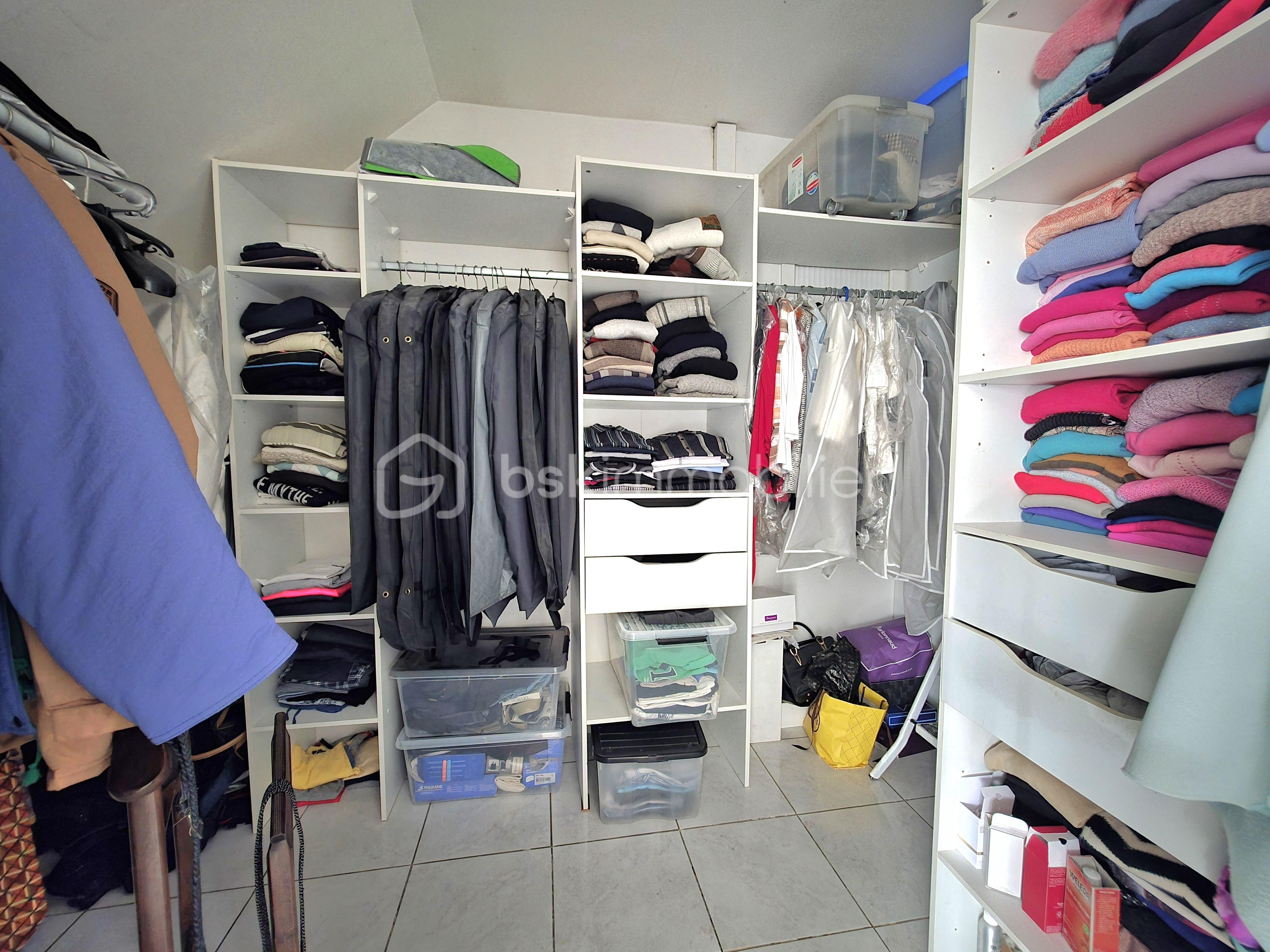 Maison de 190 m² - dressing.jpg