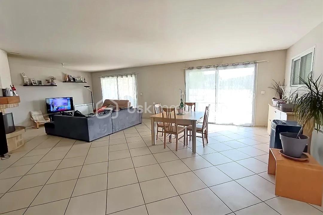 Maison de 165 m² - hoqi-0c1bf50f69424525980d0e5cd7b1c920.jpg