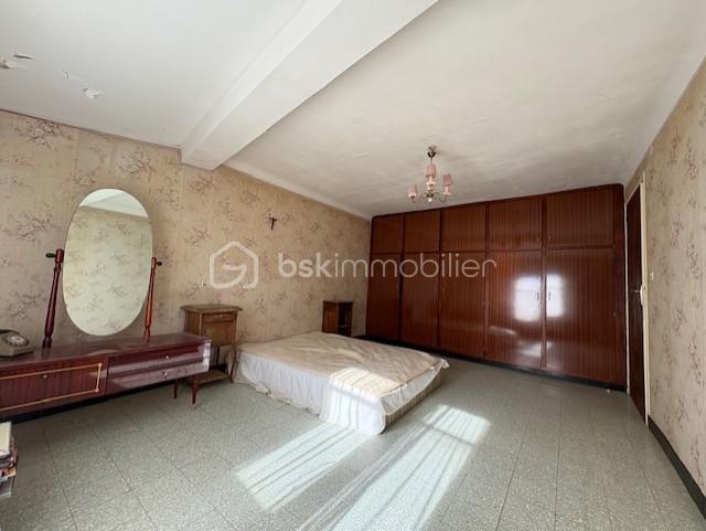 Maison de village de 86 m² - chambre 2 § st feliu.jpg