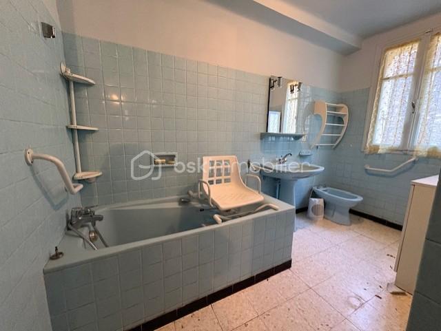 Maison de village de 86 m² - SDB ST FELIU.jpg