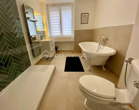 Immeuble de 260 m² - a09a56ce-403e-4332-9cf4-094717a14189.jpeg