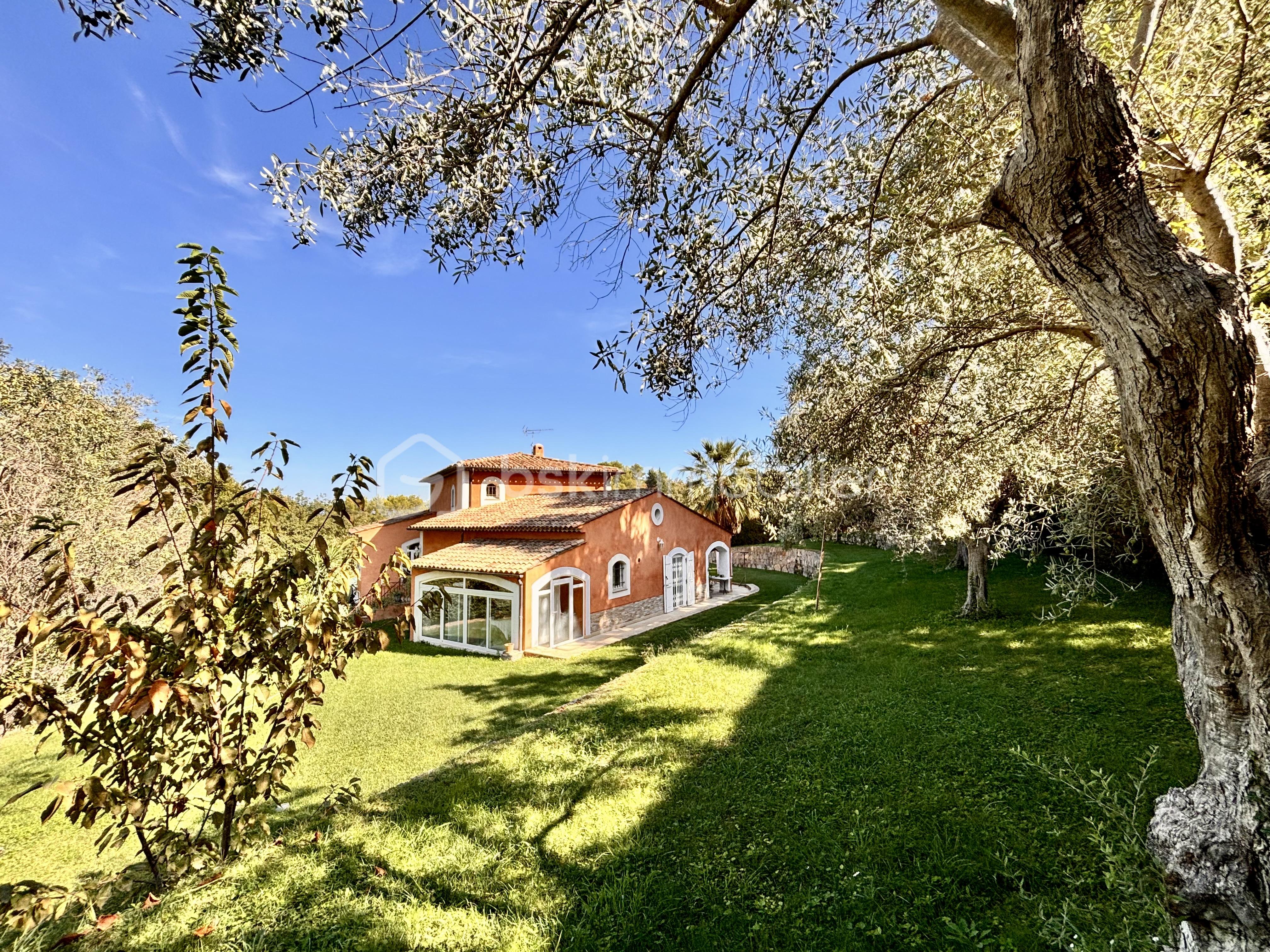 Maison 7 pièces 220 m² · à Opio · 220 m² · 1 650 000 €