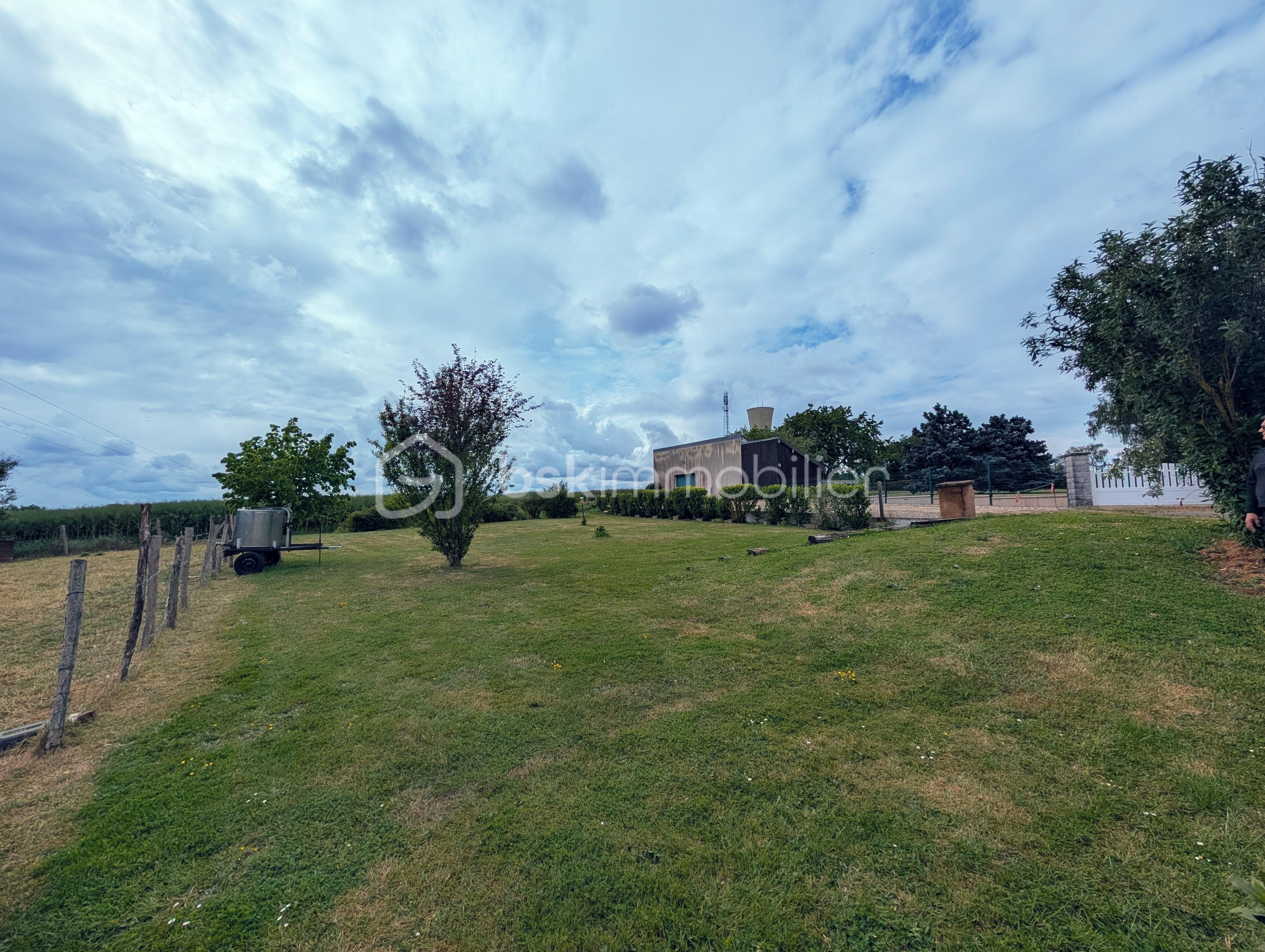 Lotissement de 2 216 m² à Trigueres · 216 m² · 43 000 €