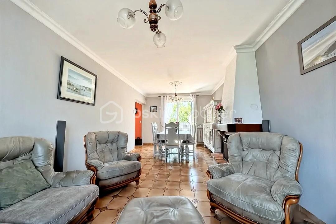 Maison de 115 m² - thumbnail_hoqi-c7374b04a61d44a5aa0c1c5e47fcdade.jpg