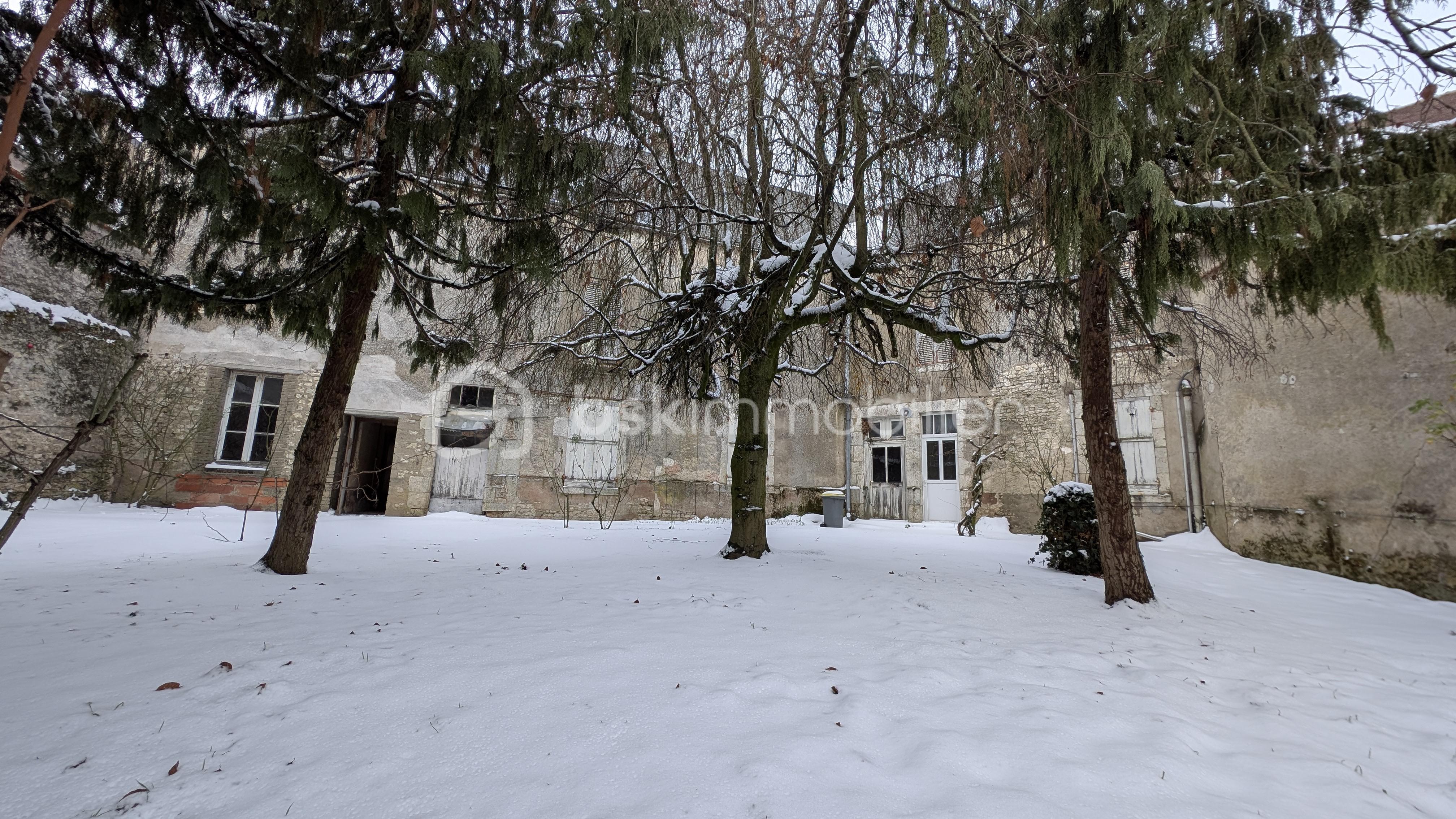 Maison de maitre de 270 m² - exterieur sous la neige 2.jpg