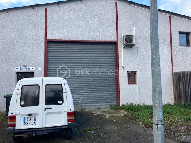 Local d activites de 204 m² - IMG_1350.jpg