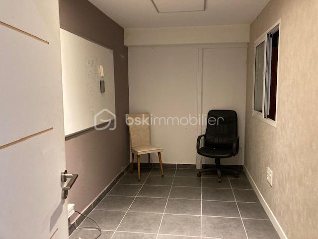 Local d activites de 204 m² - IMG_1405.jpg