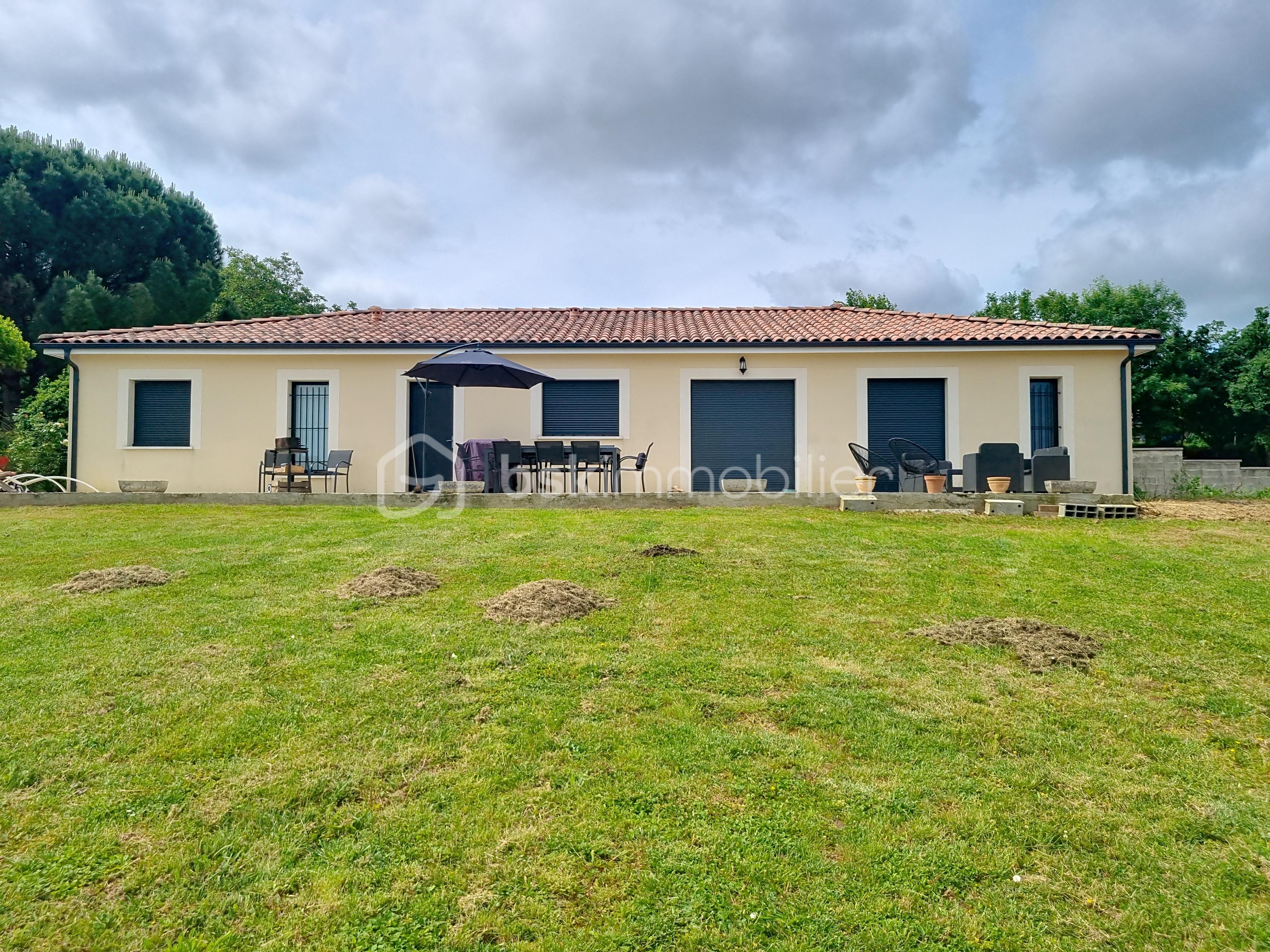 Maison contemporaine de 150 m² - rouillan_00003.jpg