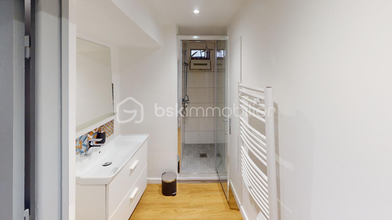 Appartement de 59 m² - T3-refait-a-neuf-Anglet-Bathroom.jpg