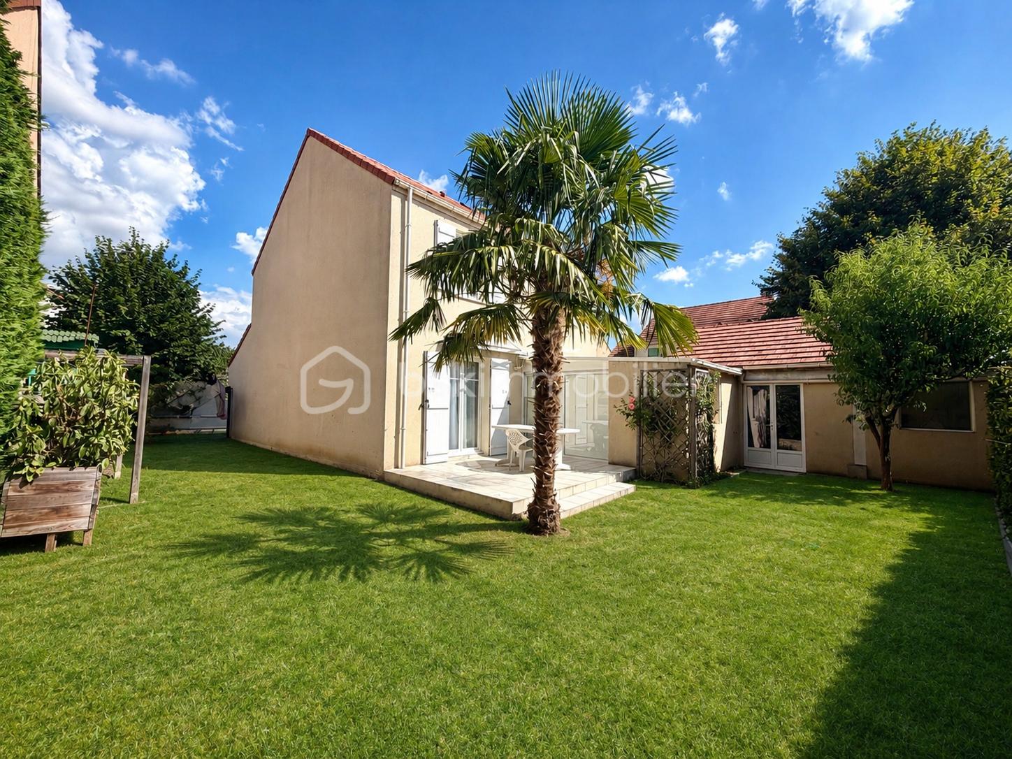 Maison 6 pièces 104 m² · à Savigny-le-Temple · 104 m² · 325 000 €