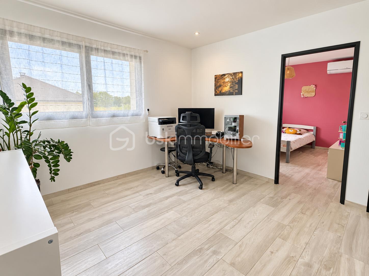 Intérieur lumineux, élégance architecturale-12.png