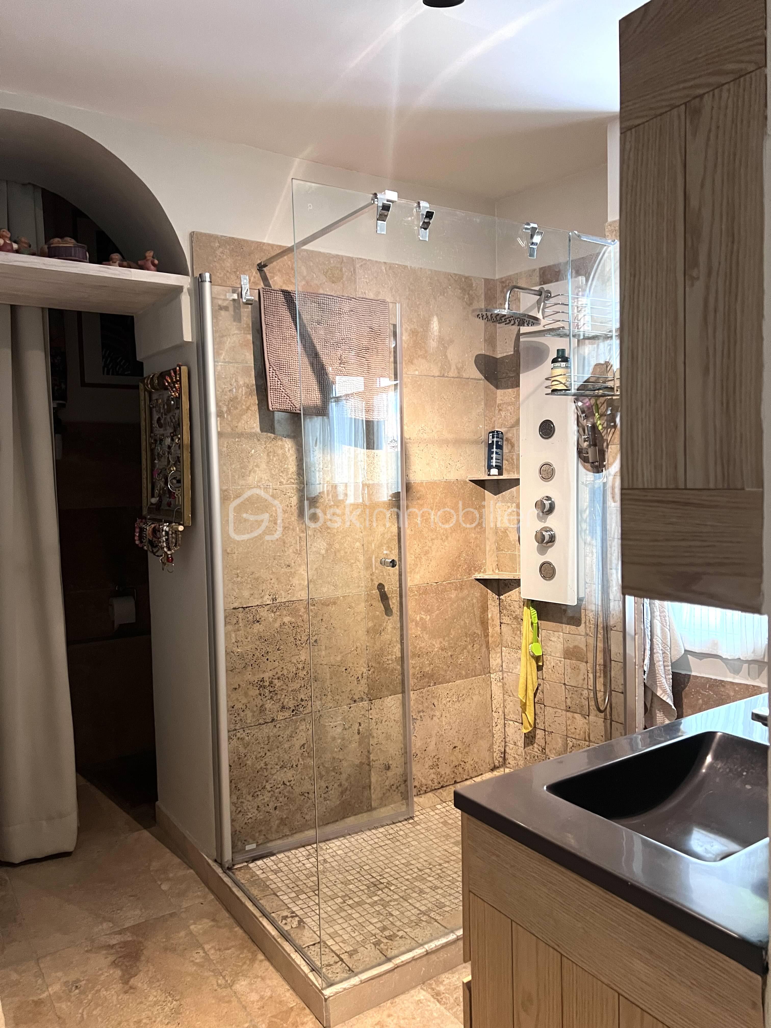 Appartement de 108,83 m² - sdb.jpg