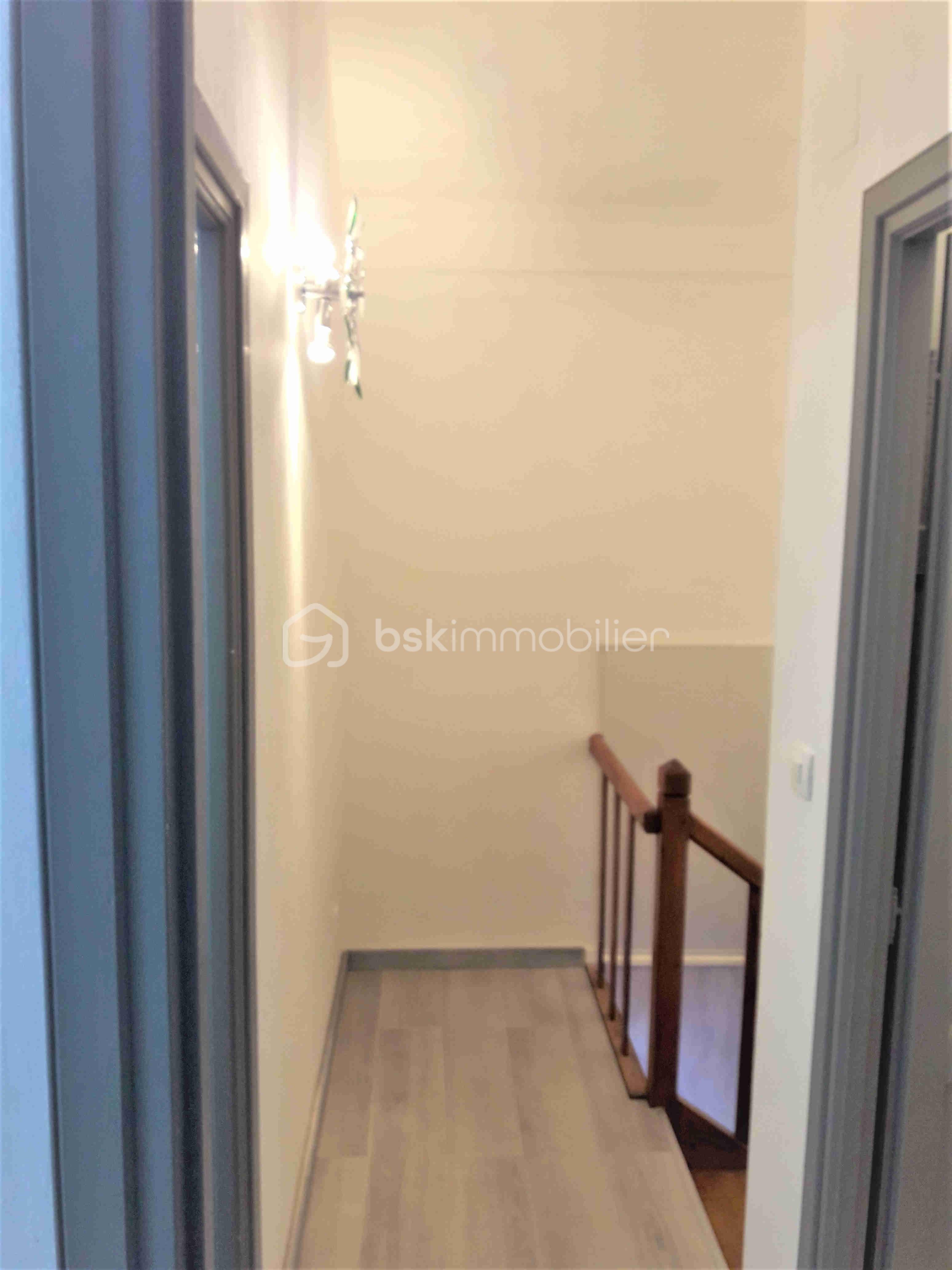 Maison de 89 m² - COULOIR ETAGE.jpg