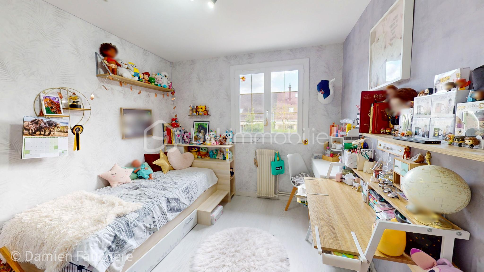 Maison de 120 m² - A-vendre-Maison-familiale-6-pieces-4-chambres-dans-le-quartier-recherche-de-Cesson-la-Foret-05052025_202410.jpg